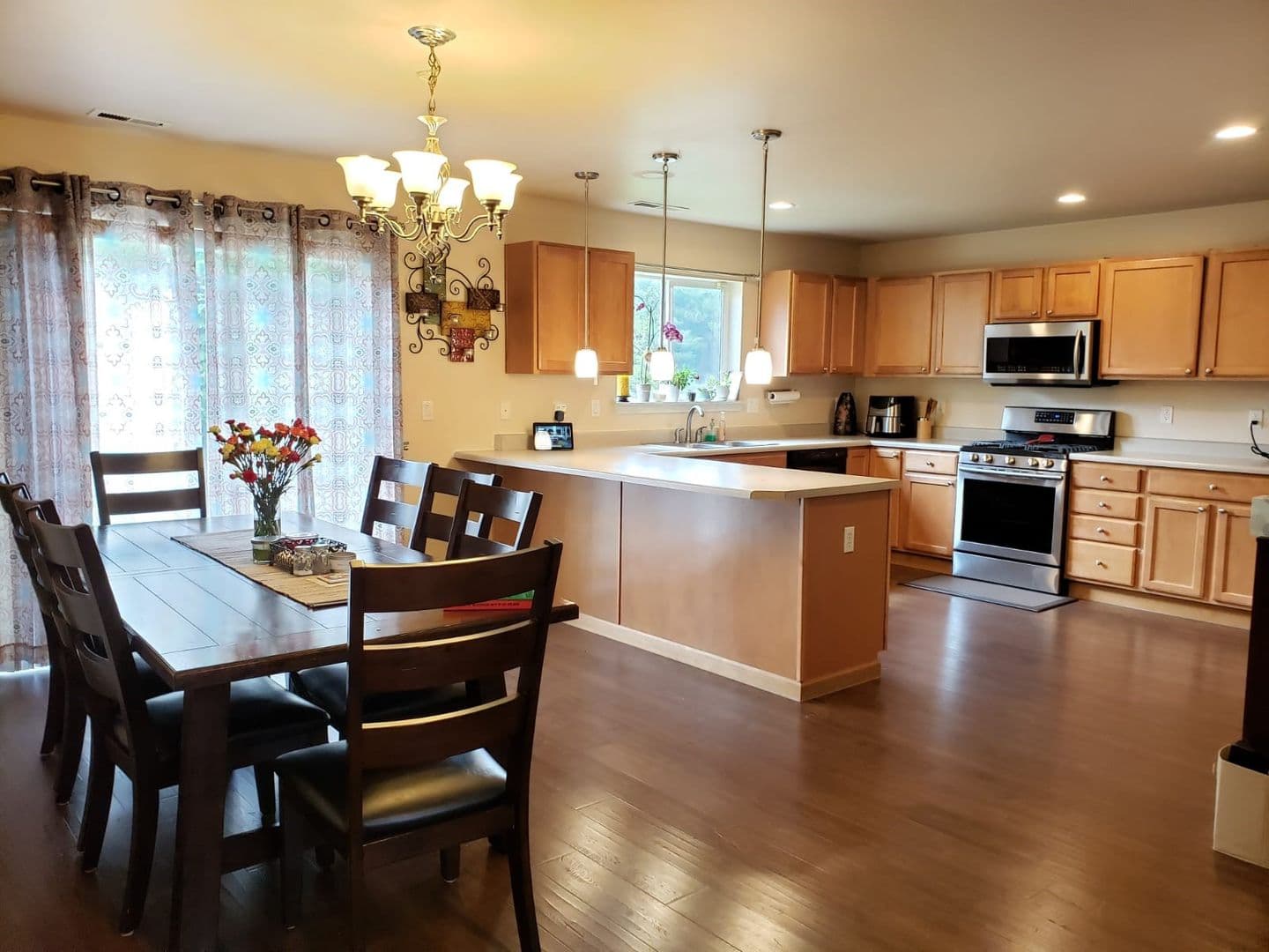 Sammamish House: 2202 250th Pl SE