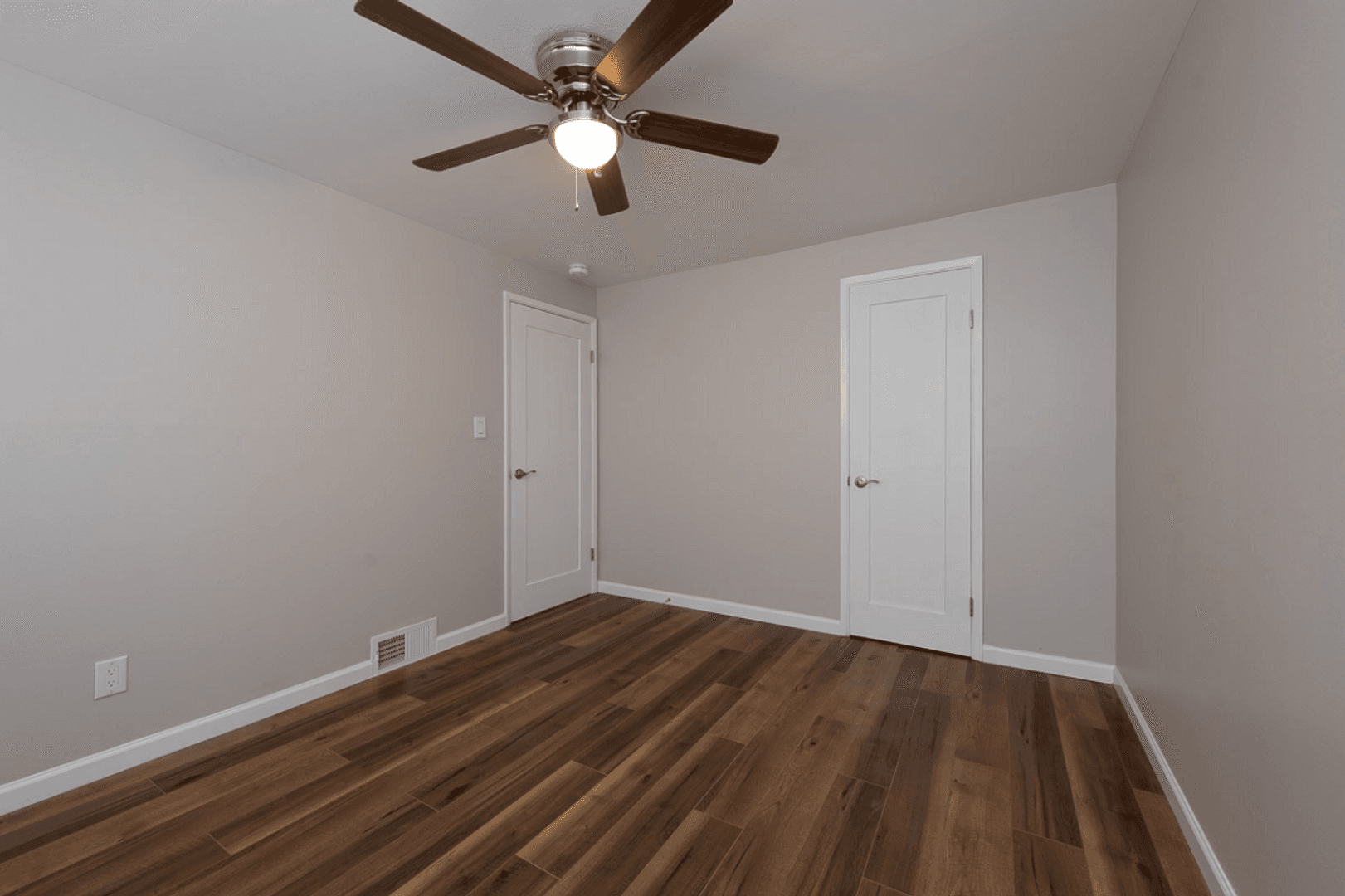 Bellevue Apartment: 548 156th Ave SE