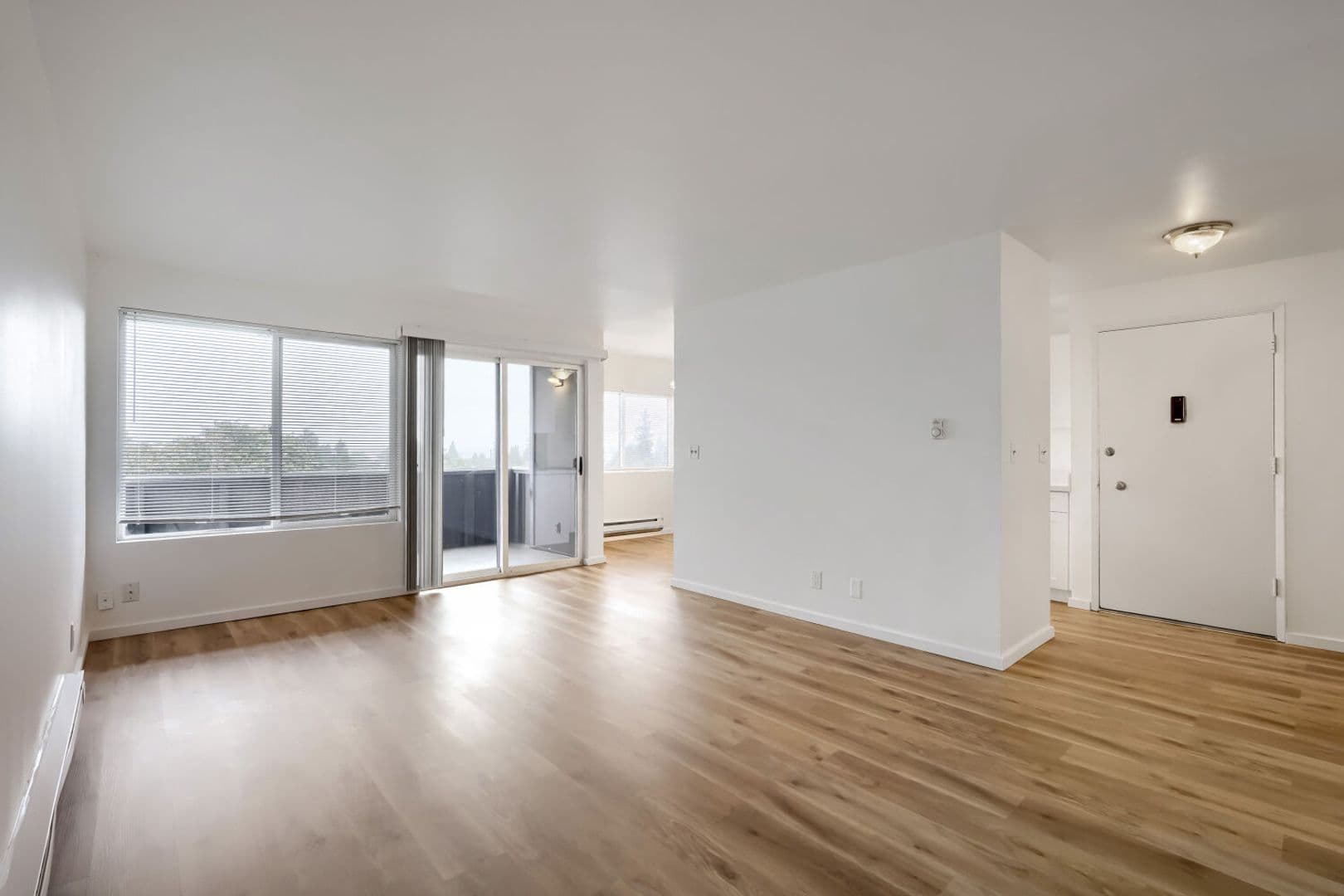 Renton Apartment: 1140 Edmonds Ave NE