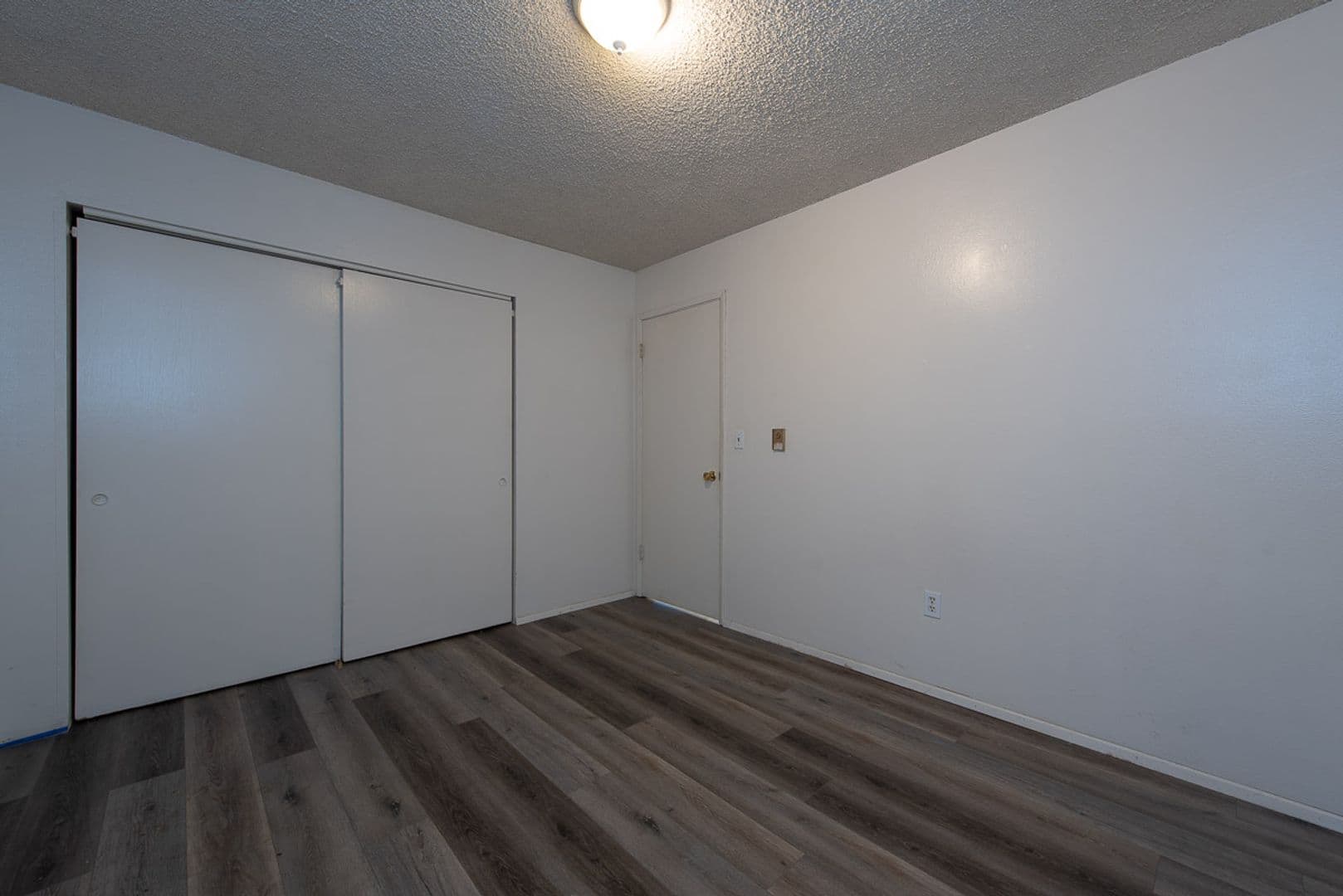 Des Moines Apartment: 22805 30th Ave S