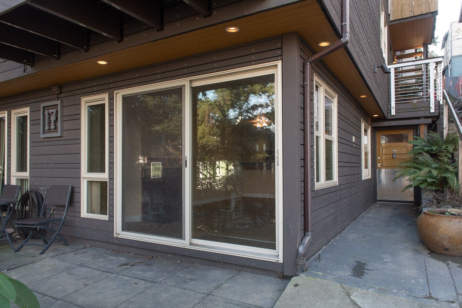 Seattle Apartment: 17 Etruria St