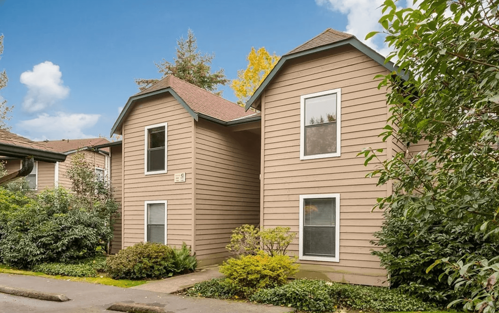 Redmond Condo: 13801 NE Old Redmond Road #C205