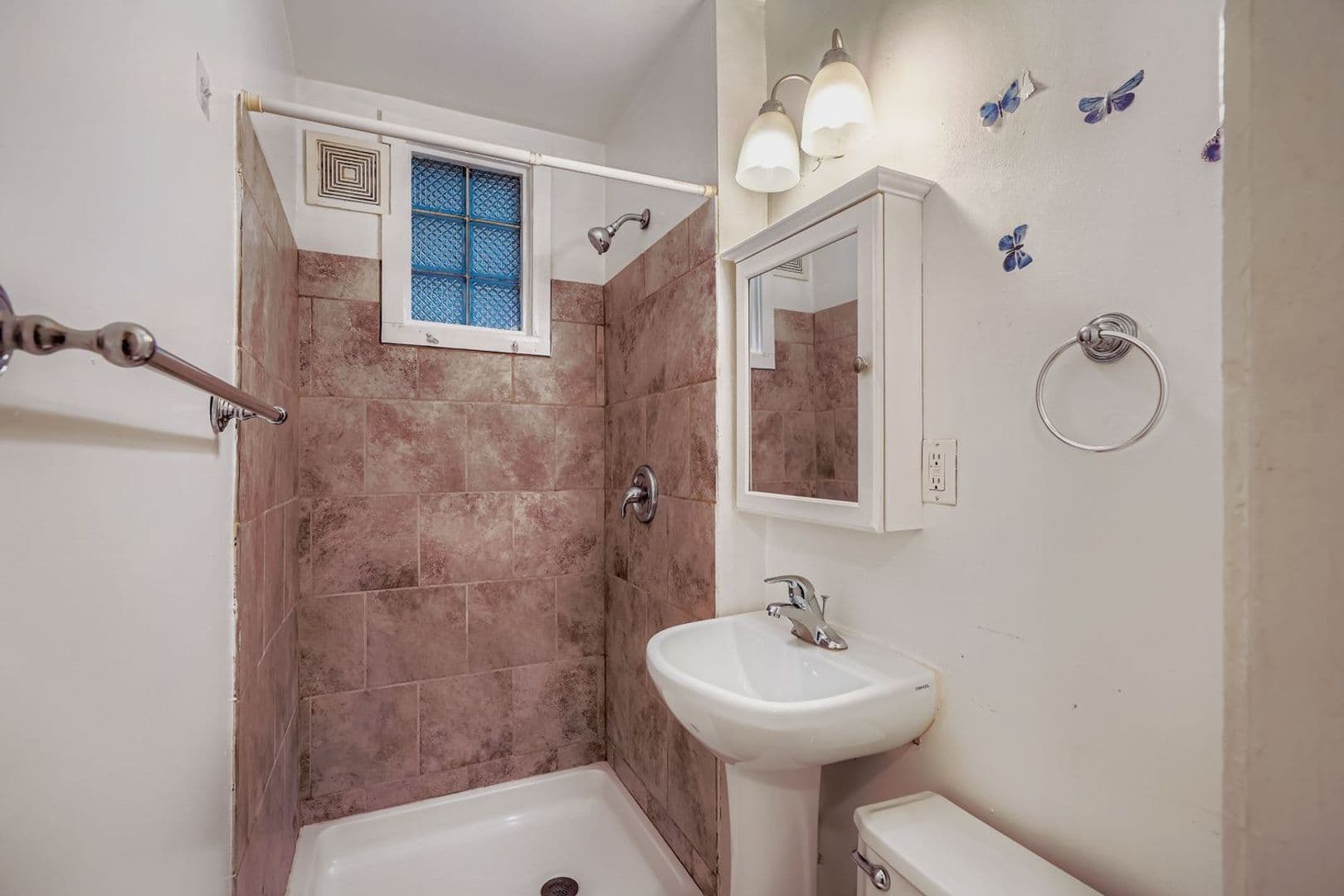 St. Paul Apartment: 250 Marshall Ave