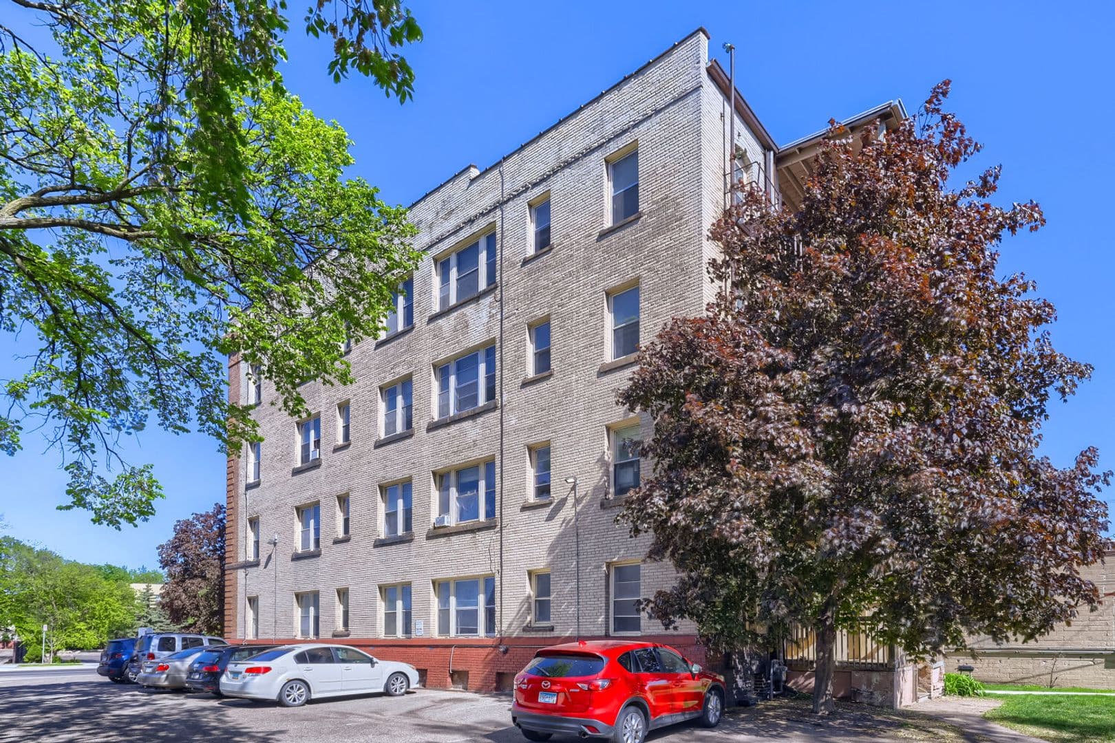 Minneapolis Apartment: 2609 Hennepin Ave