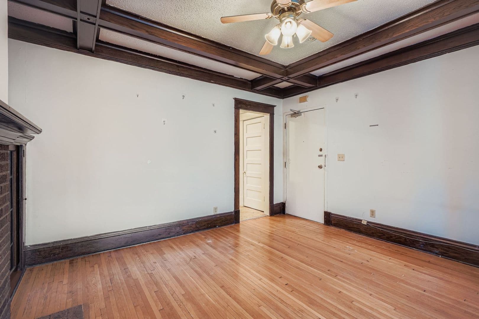 St. Paul Apartment: 250 Marshall Ave