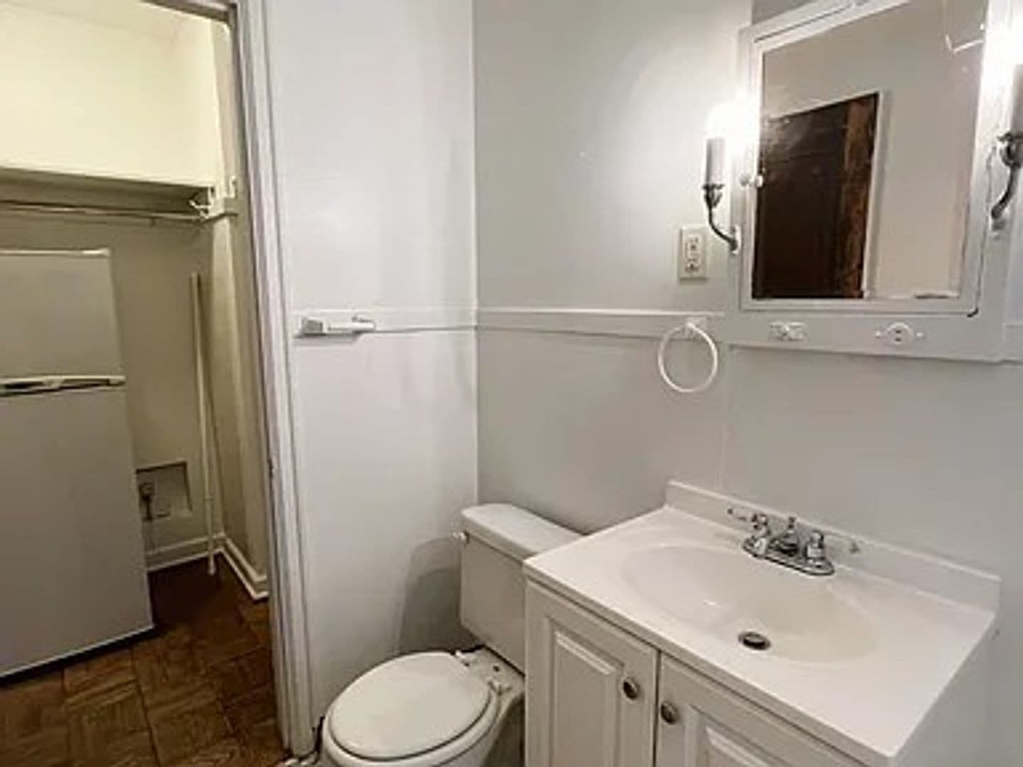 St Paul Apartment: 960 Goodrich Ave