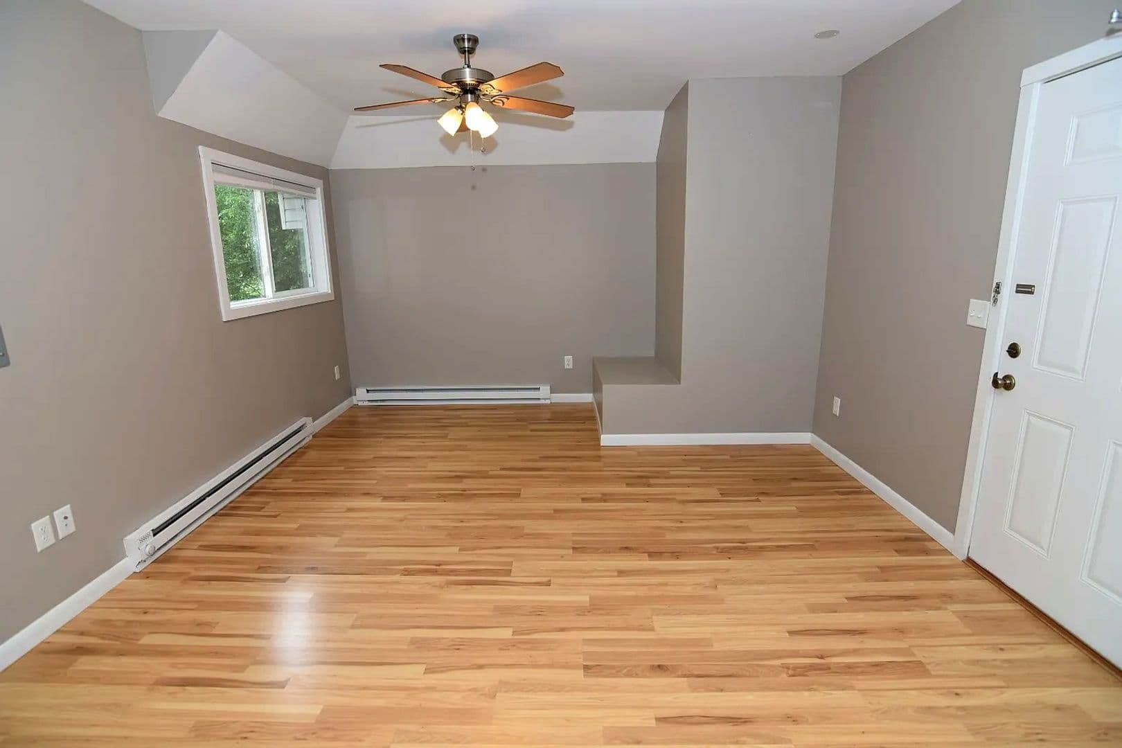Minneapolis Apartment: 2625 3rd Ave S