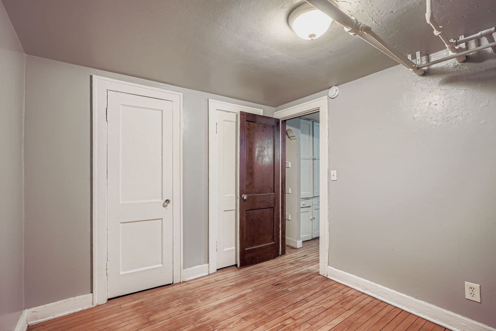 St. Paul Apartment: 711 Grand Avenue