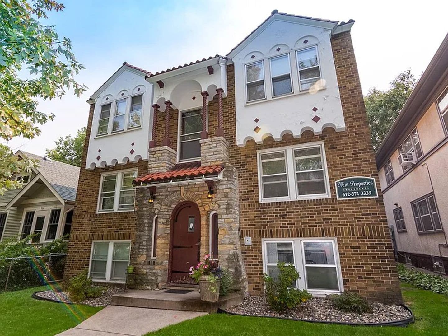 St Paul Apartment: 960 Goodrich Ave