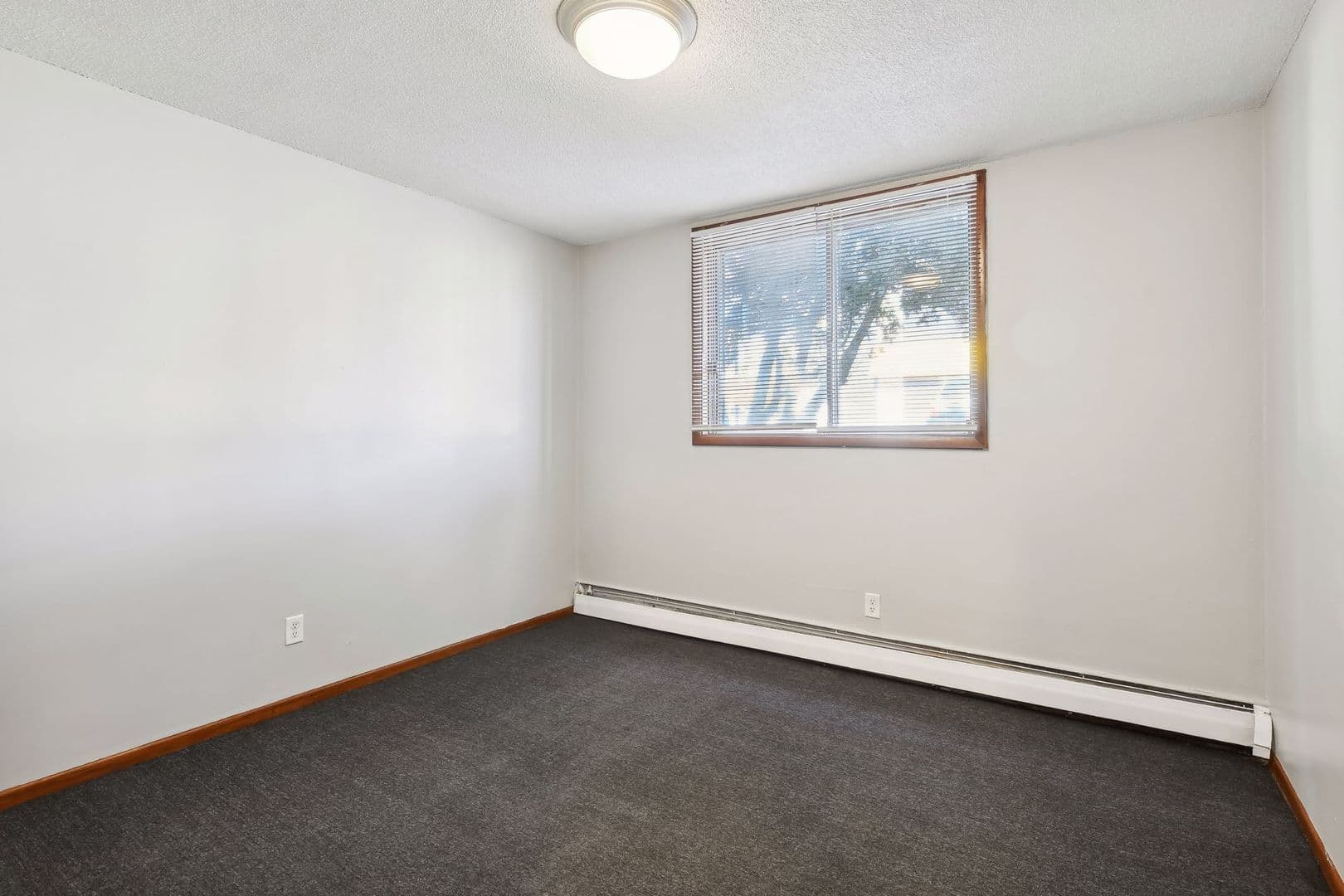 Minneapolis Apartment: 3100 Bloomington Ave South