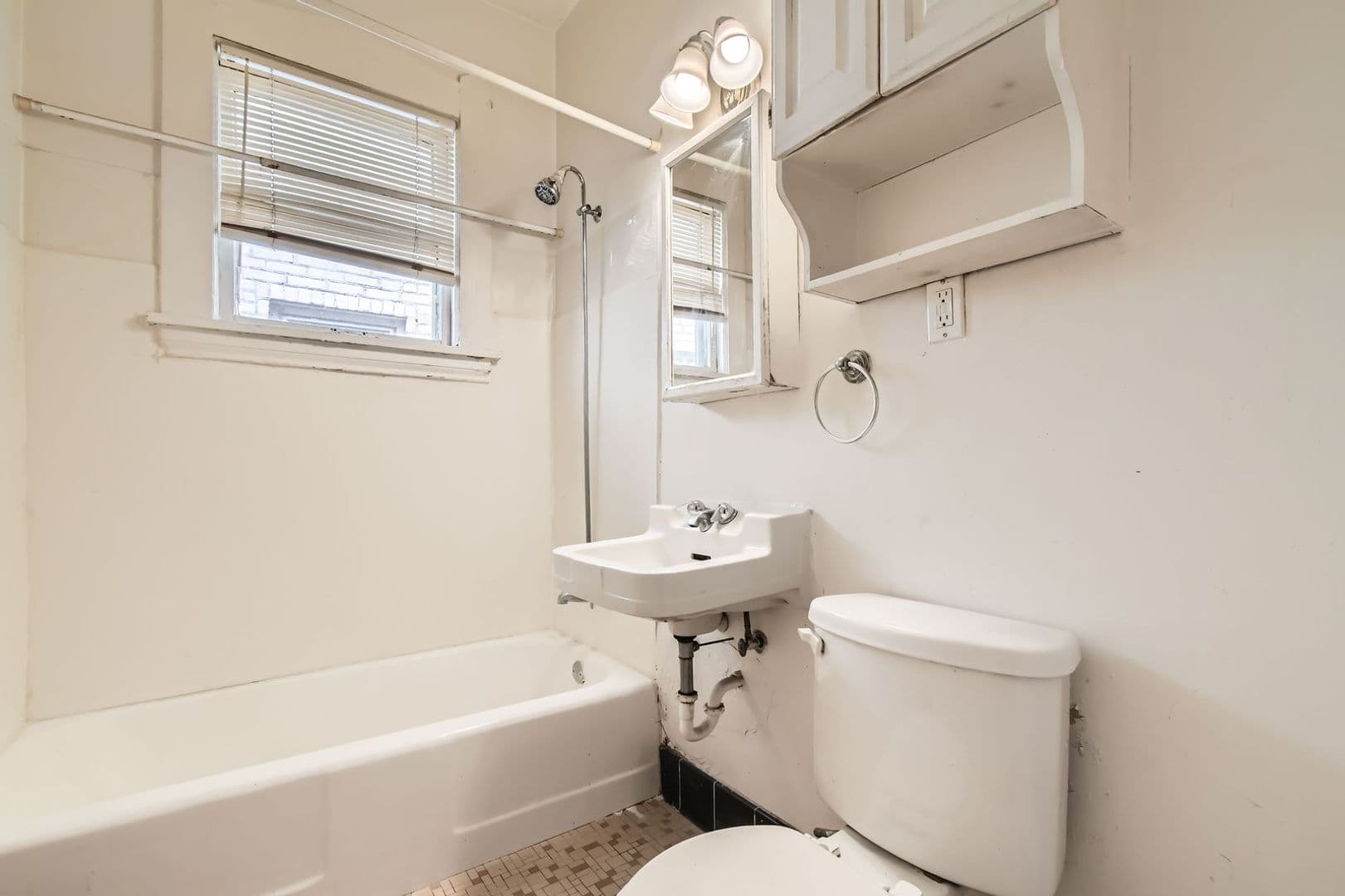 St. Paul Apartment: 711 Grand Avenue