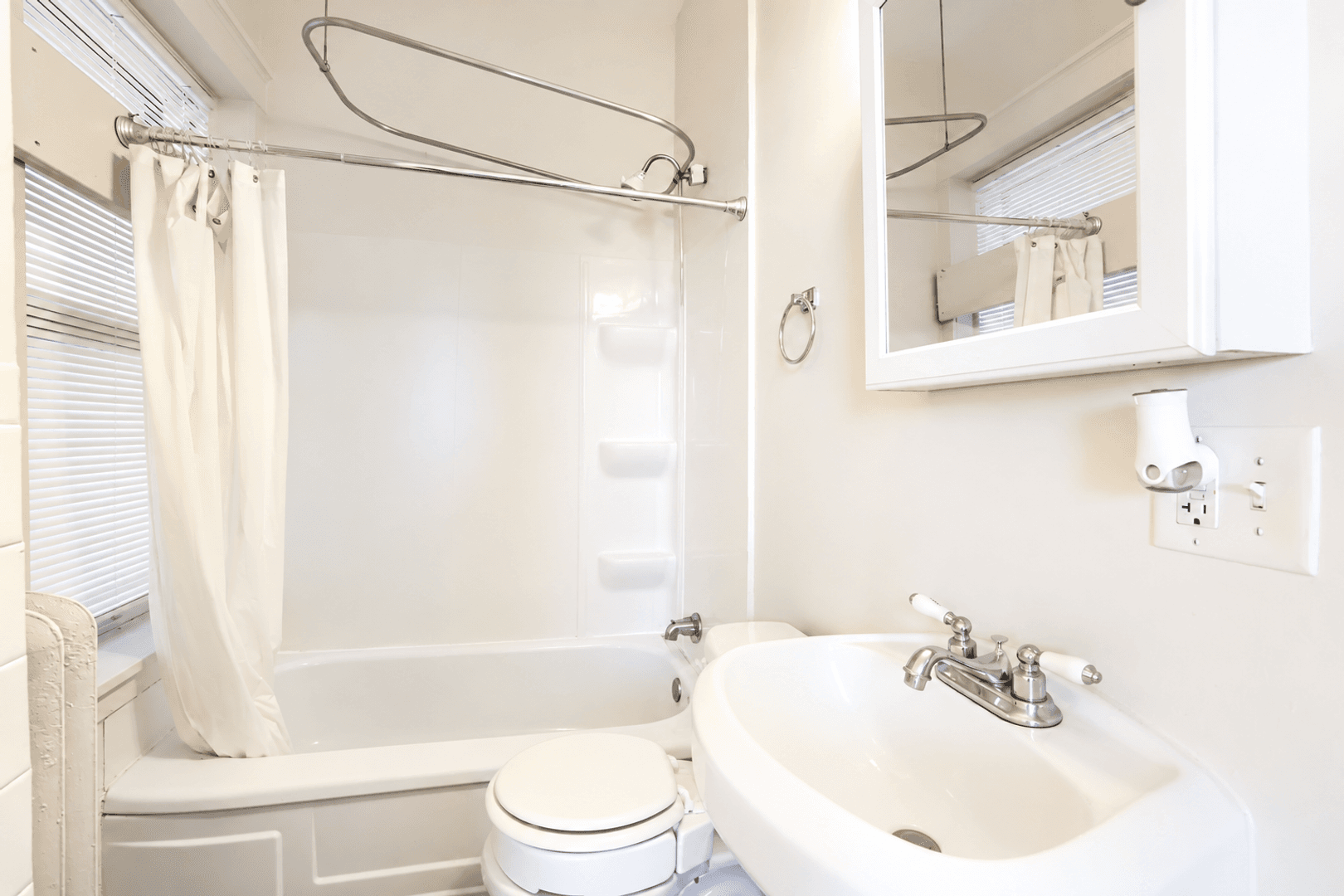 Minneapolis Apartment: 2609 Hennepin Ave
