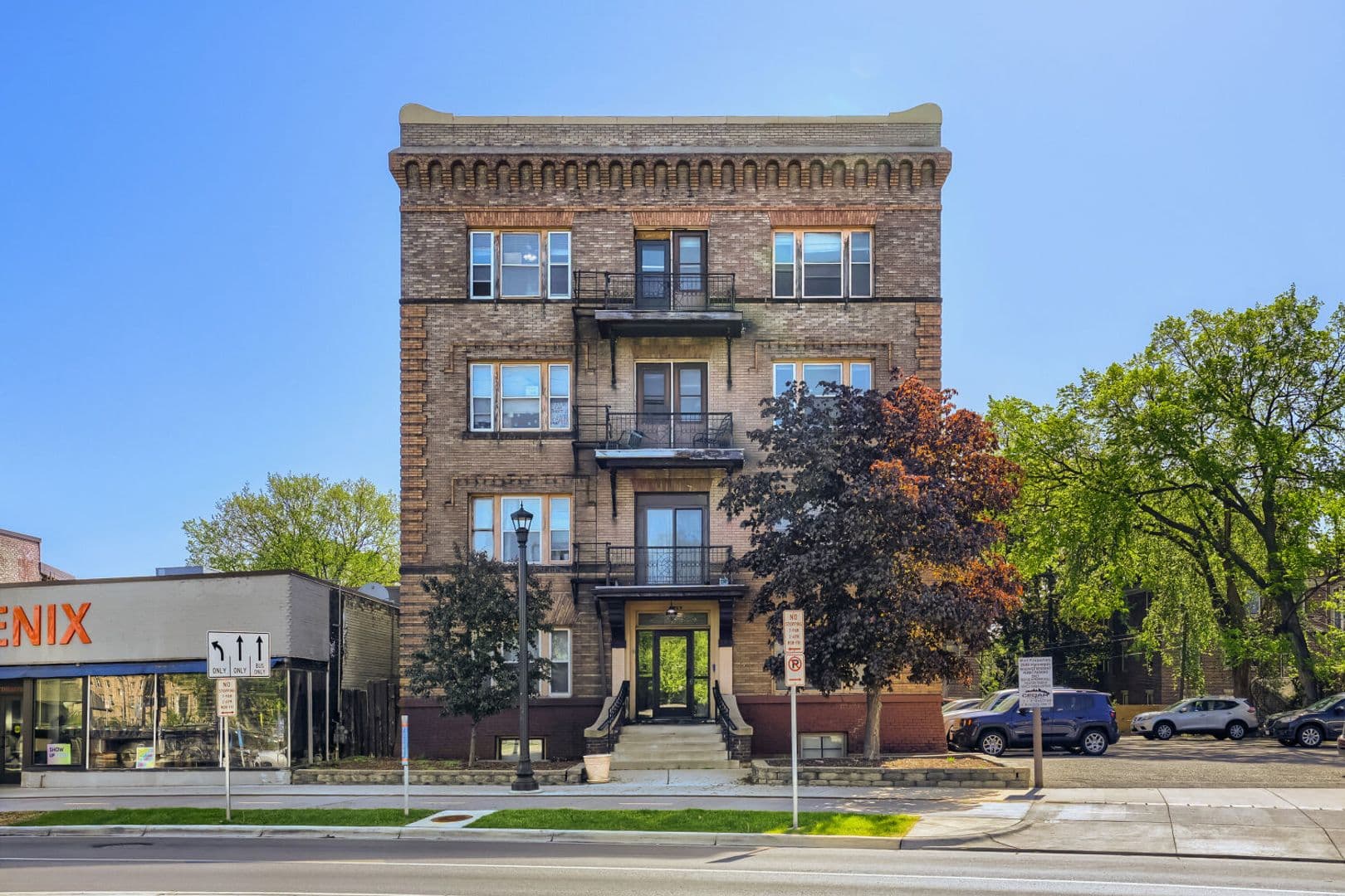 Minneapolis Apartment: 2609 Hennepin Ave