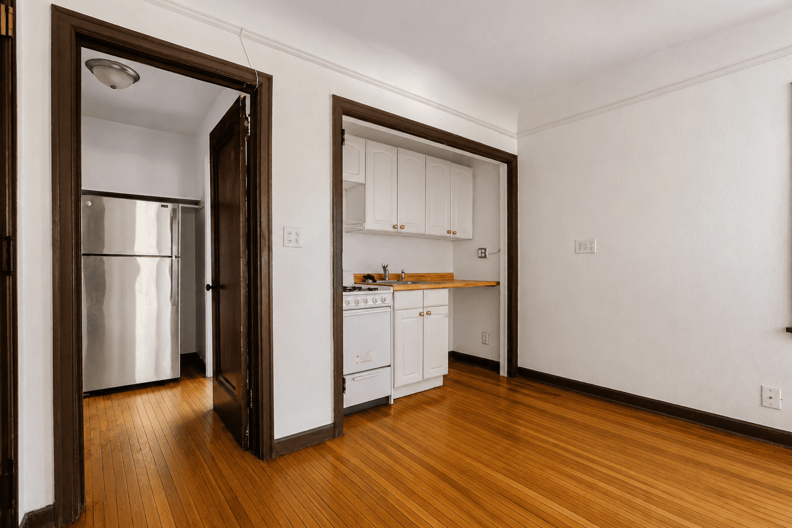 St Paul Apartment: 960 Goodrich Ave