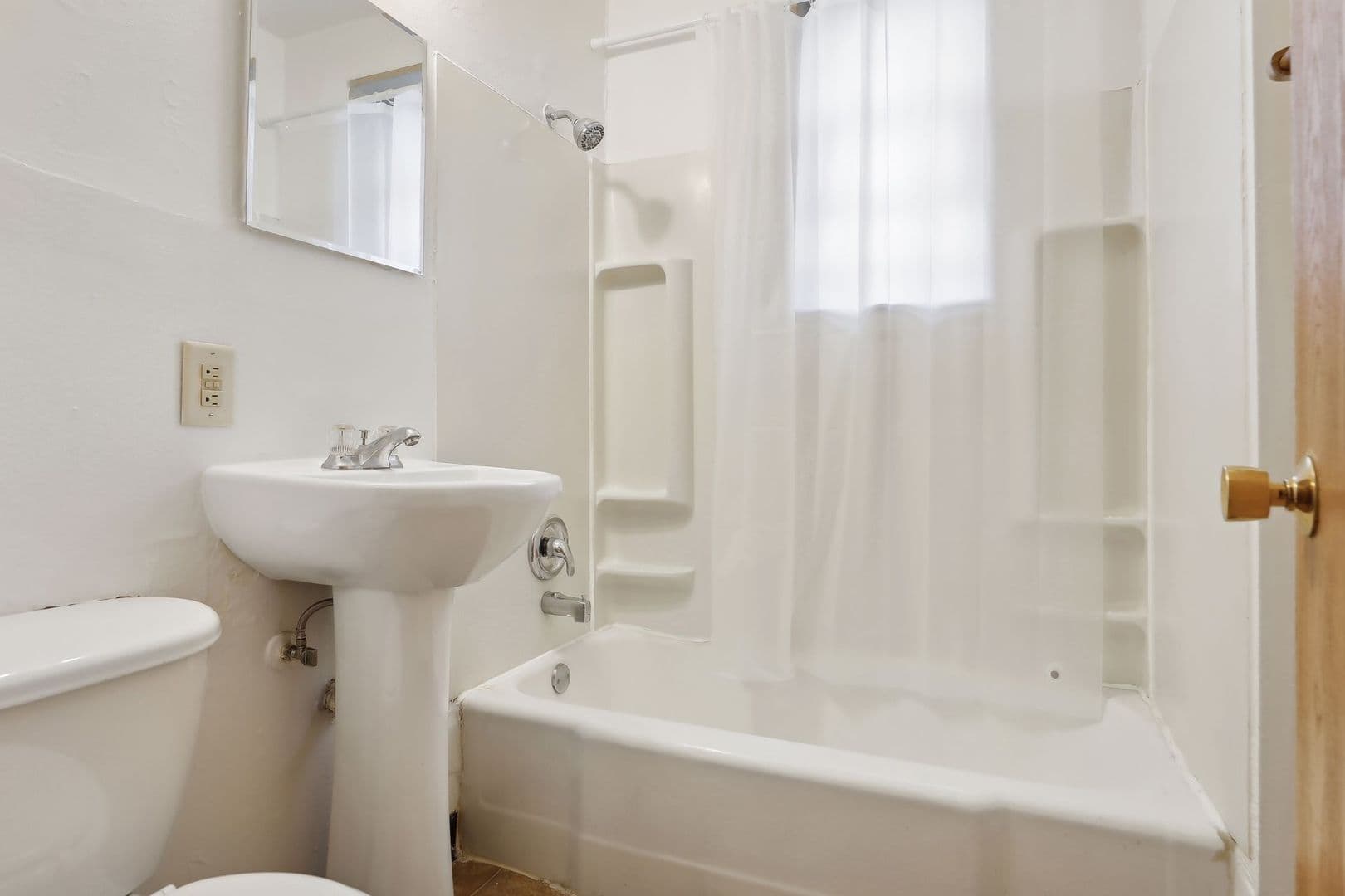 St. Paul Apartment: 483 West Lynnhurst Ave - Unit 9
