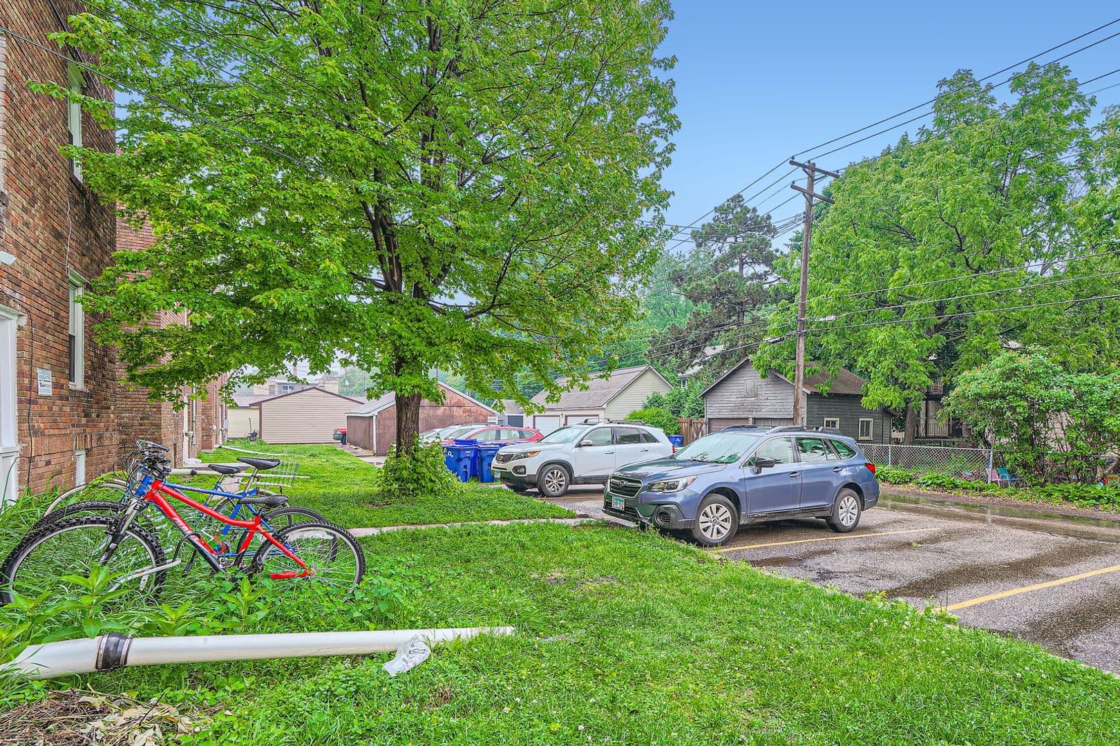 St. Paul Apartment: 1716 Grand Avenue