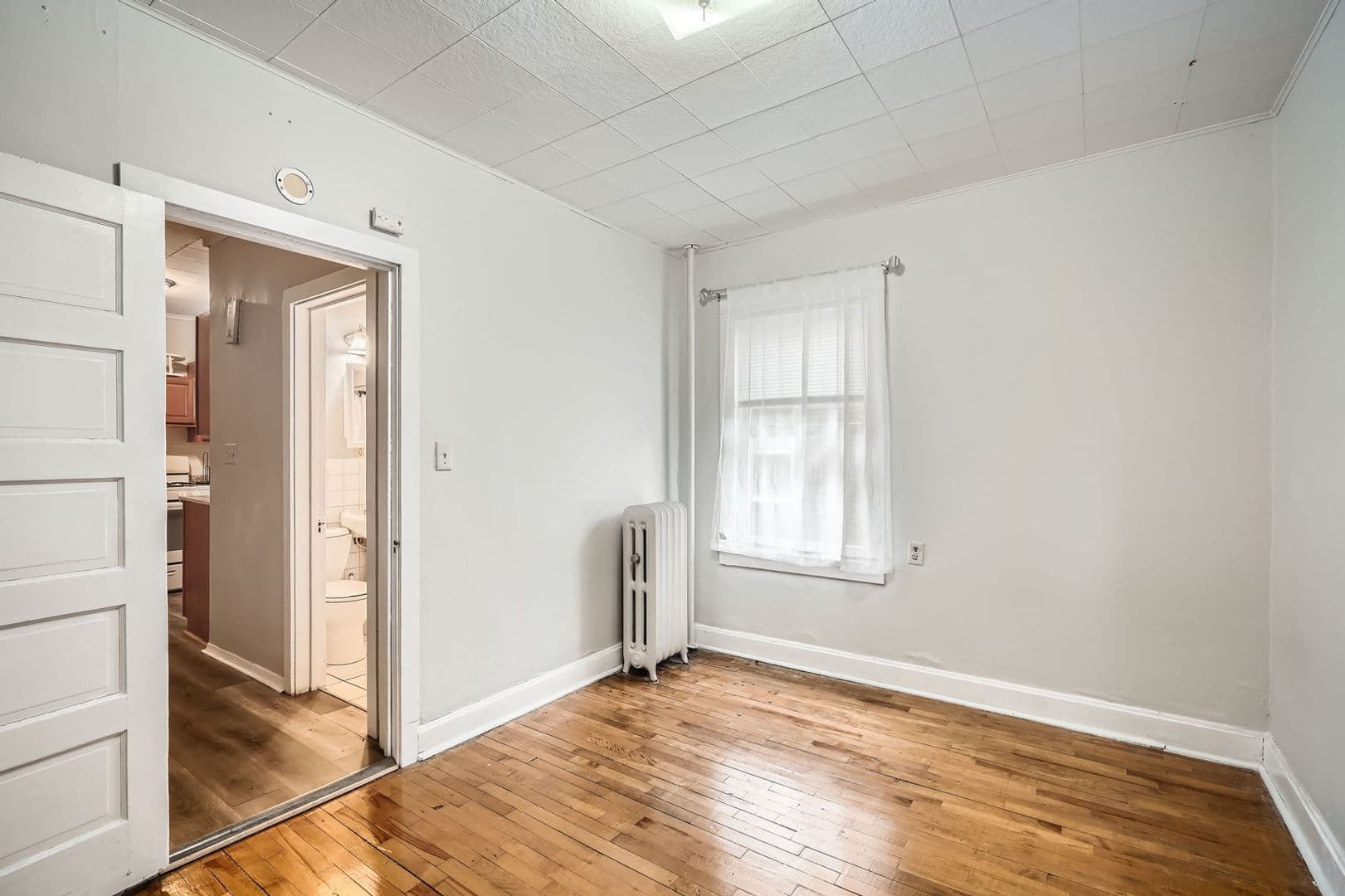 St. Paul Apartment: 1716 Grand Avenue