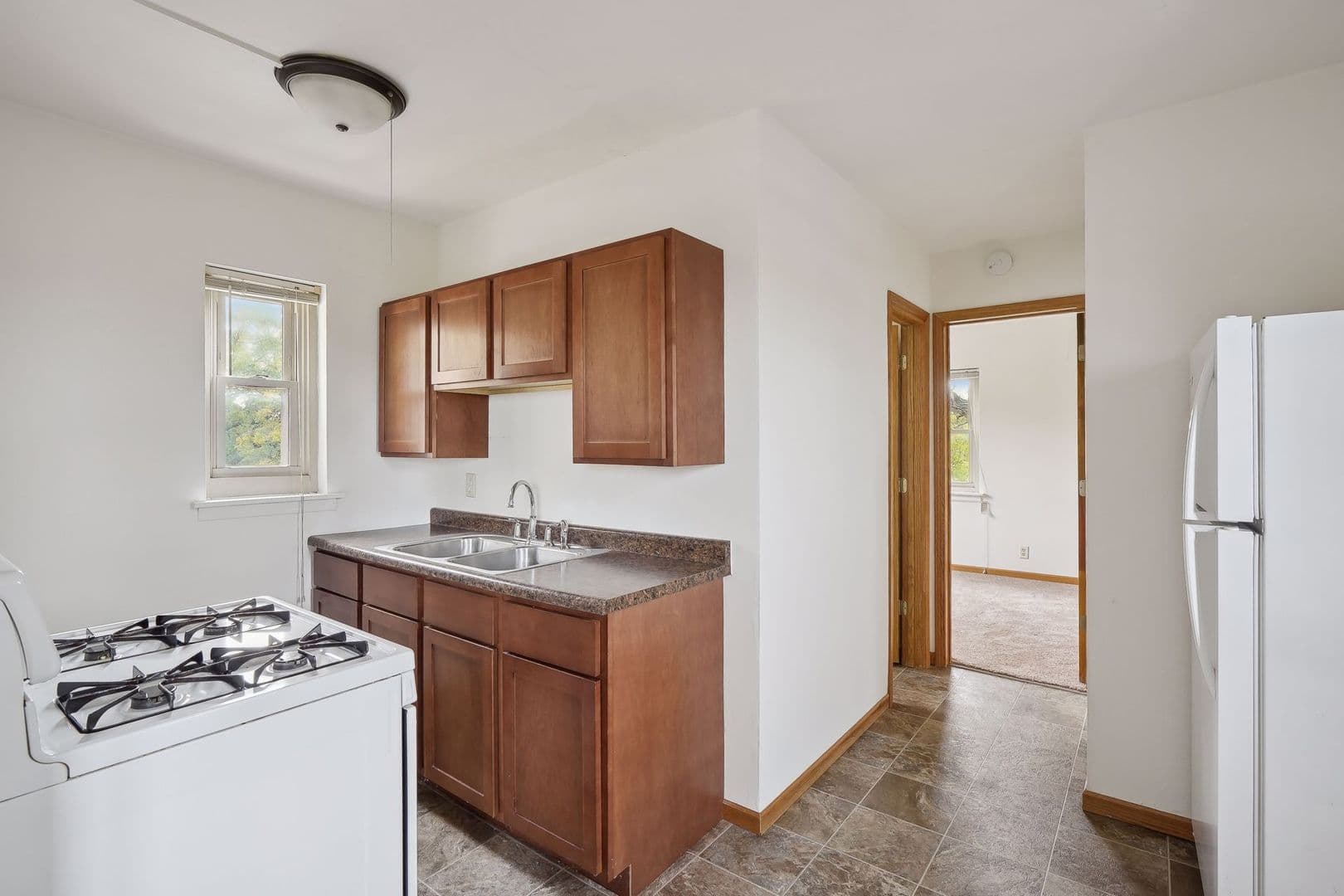 St. Paul Apartment: 483 West Lynnhurst Ave - Unit 18