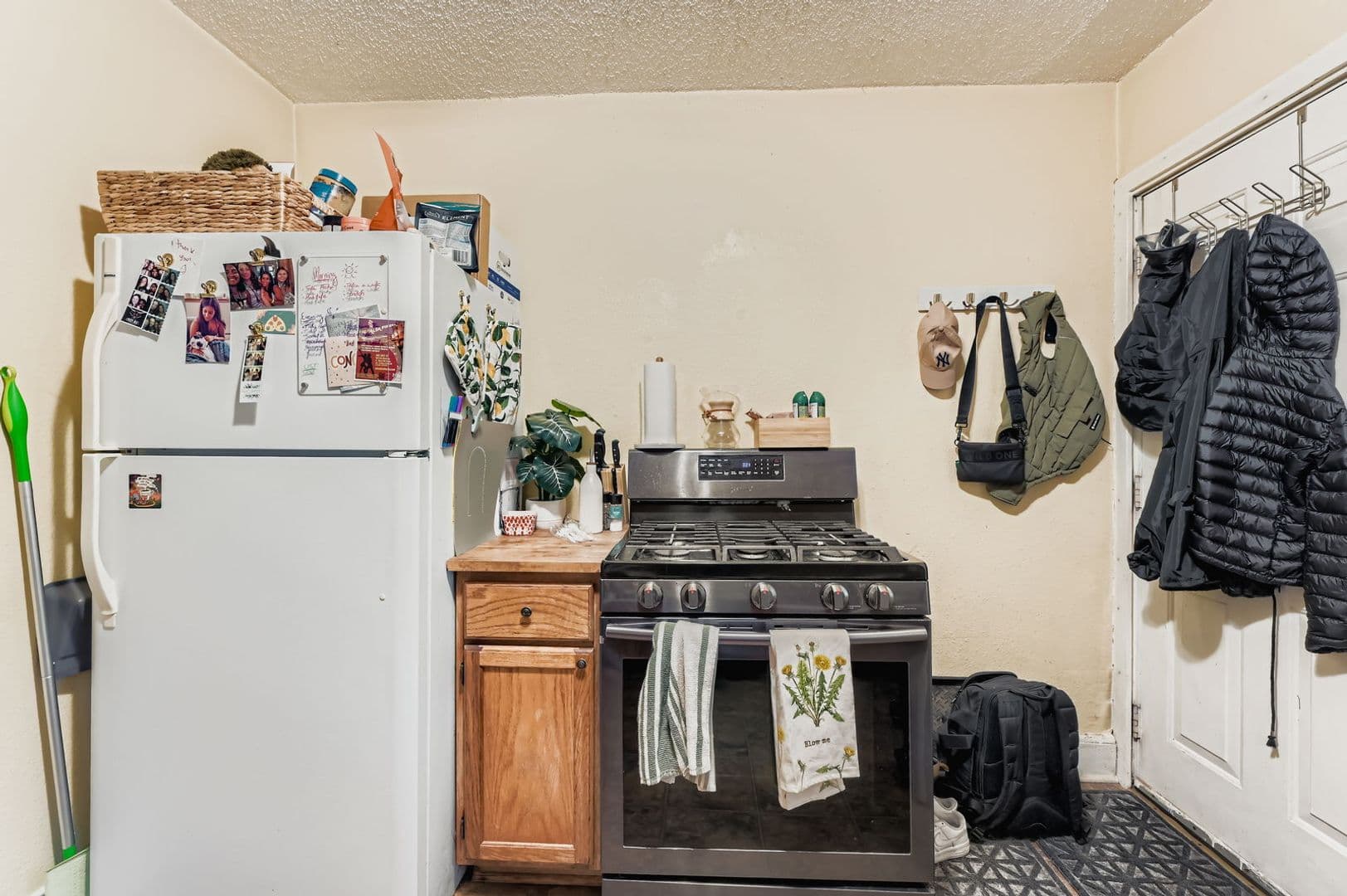 Minneapolis Apartment: 3118 Pleasant Ave