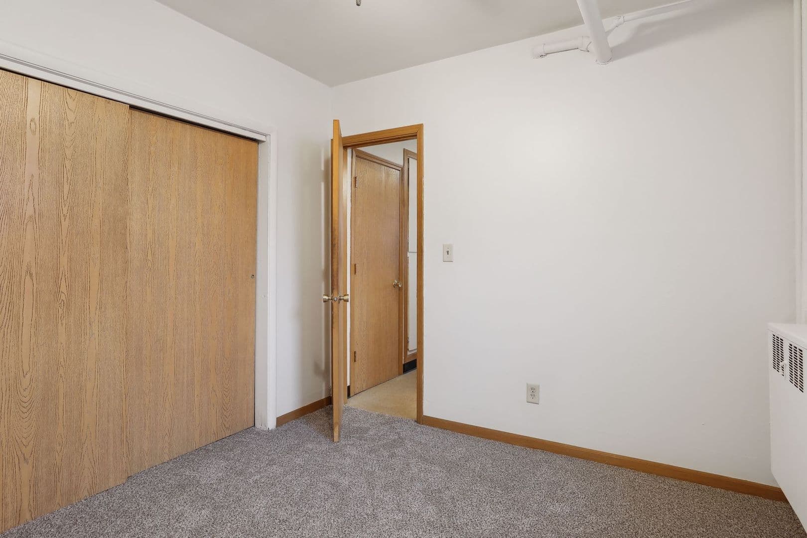 St. Paul Apartment: 483 West Lynnhurst Ave - Unit 9