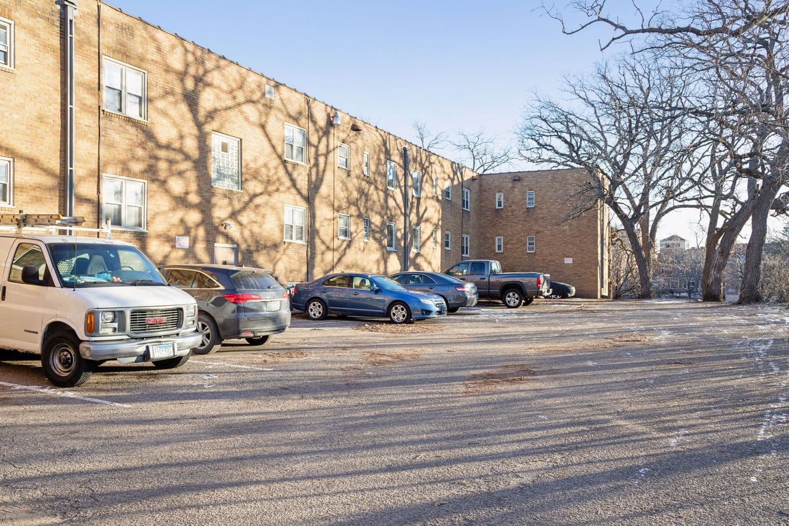 St. Paul Apartment: 483 West Lynnhurst Ave - Unit 9