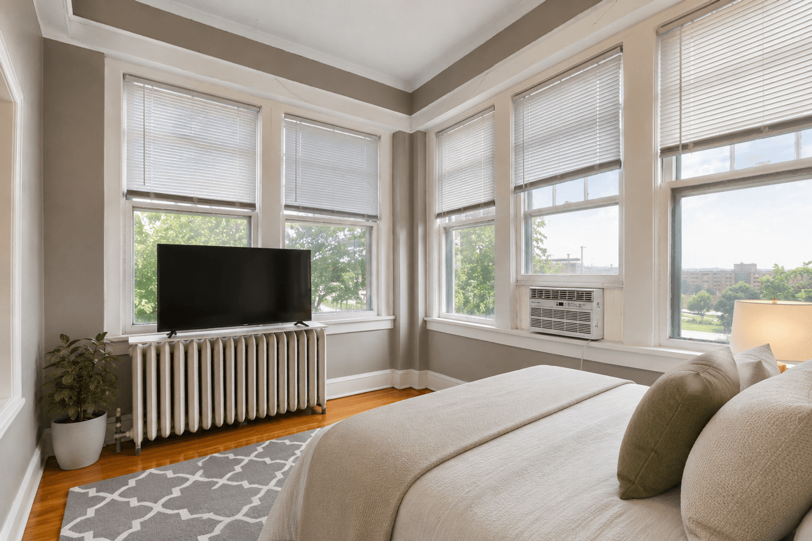 St. Paul Apartment: 250 Marshall Ave