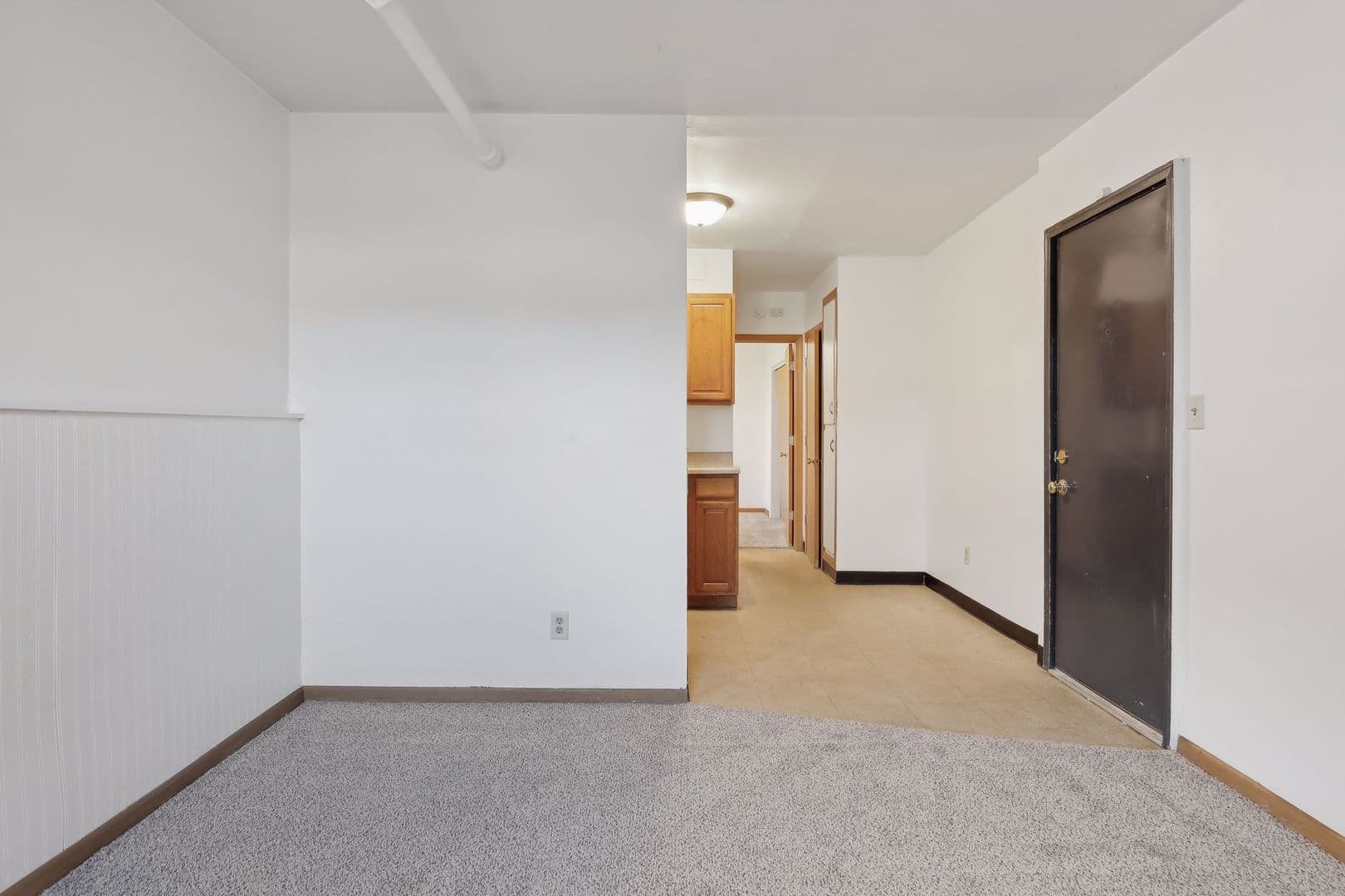St. Paul Apartment: 483 West Lynnhurst Ave - Unit 9