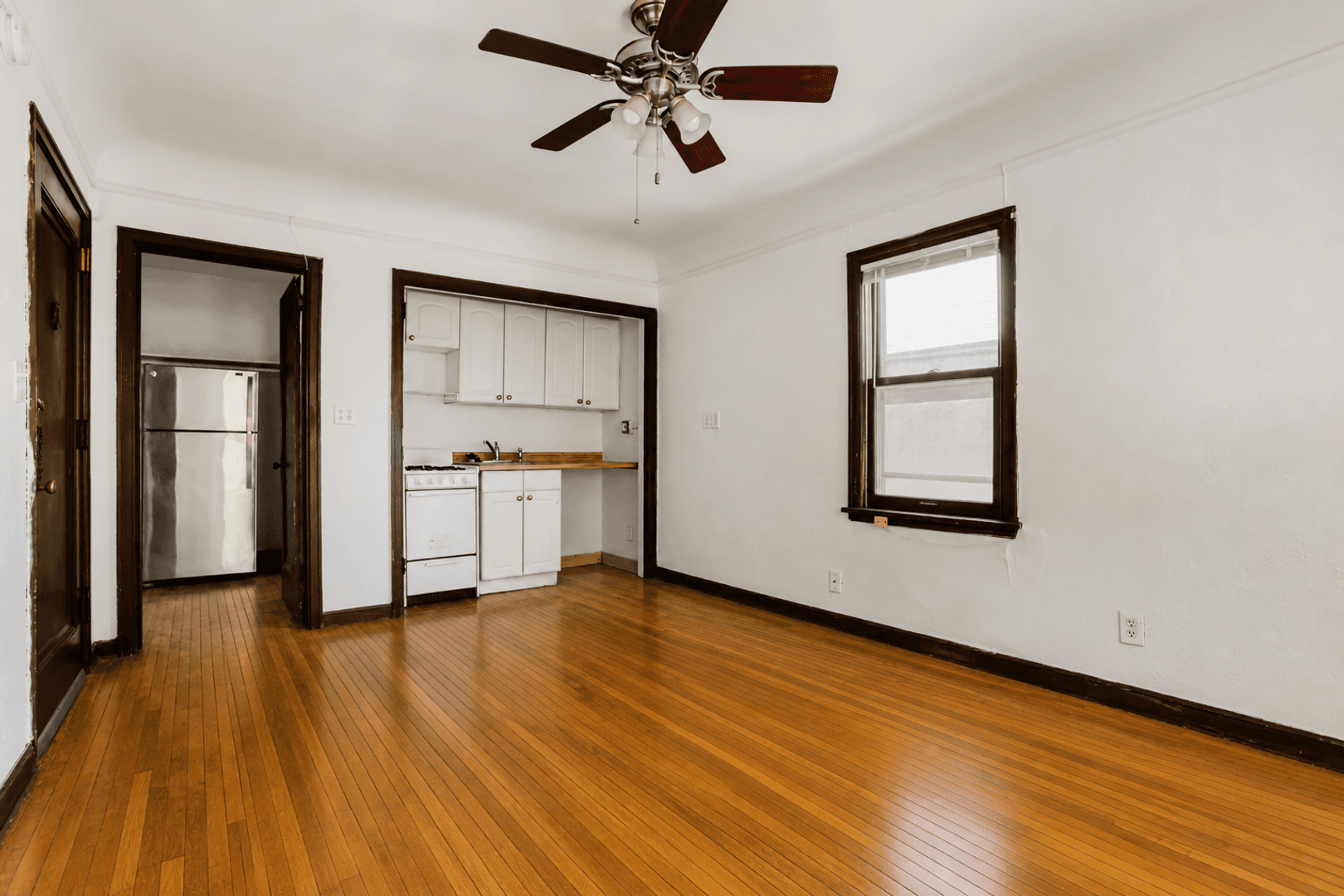St Paul Apartment: 960 Goodrich Ave