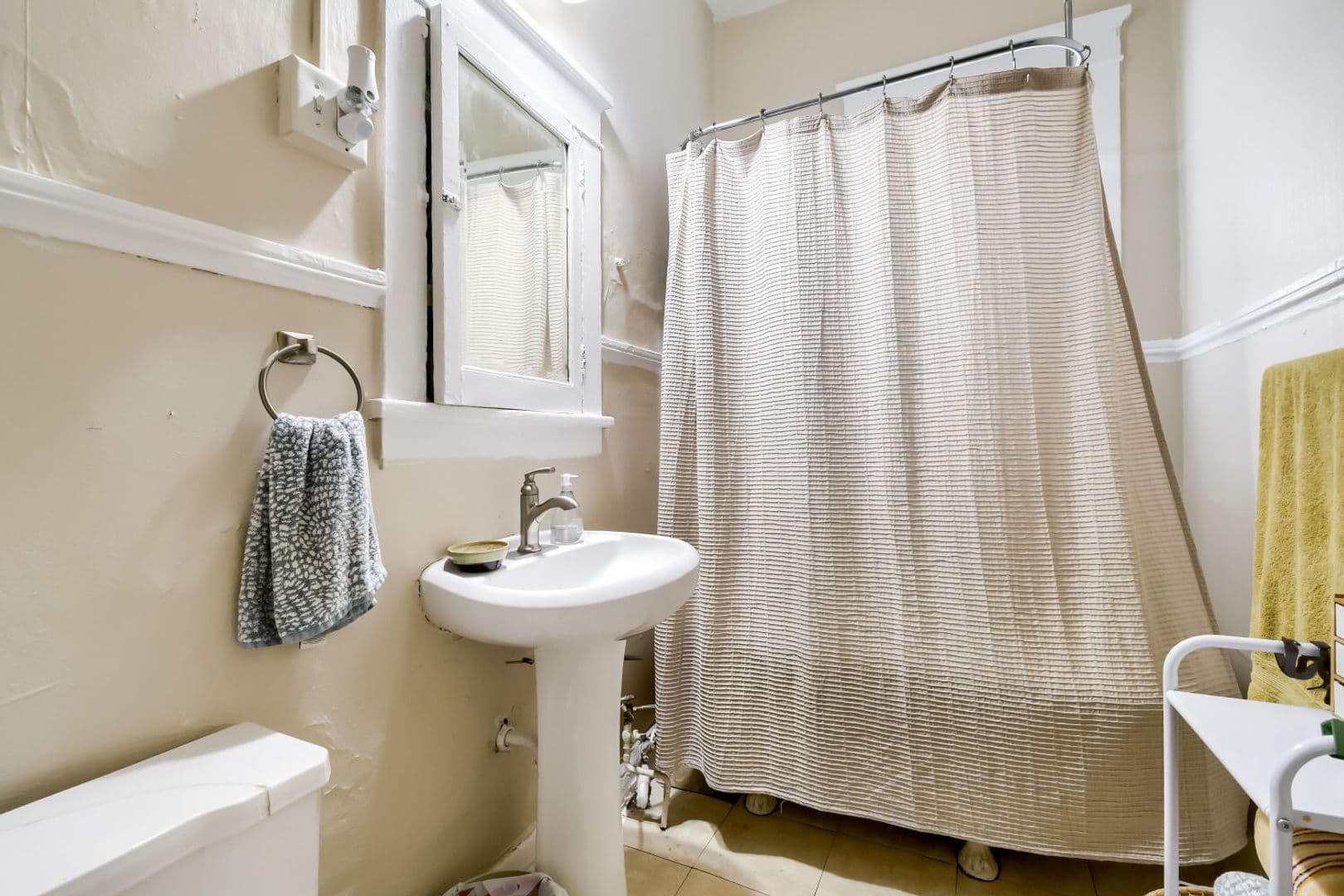 Minneapolis Apartment: 2609 Hennepin Ave