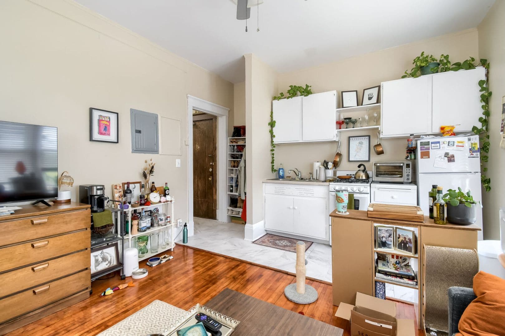 Minneapolis Apartment: 2609 Hennepin Ave