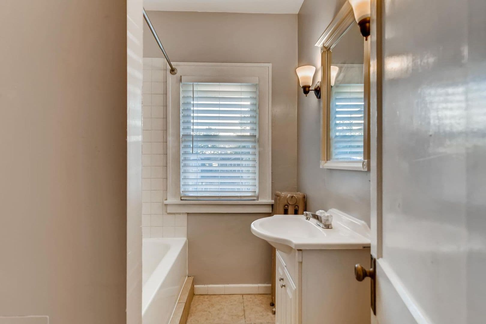 Minneapolis Apartment: 3044 Pleasant Ave S