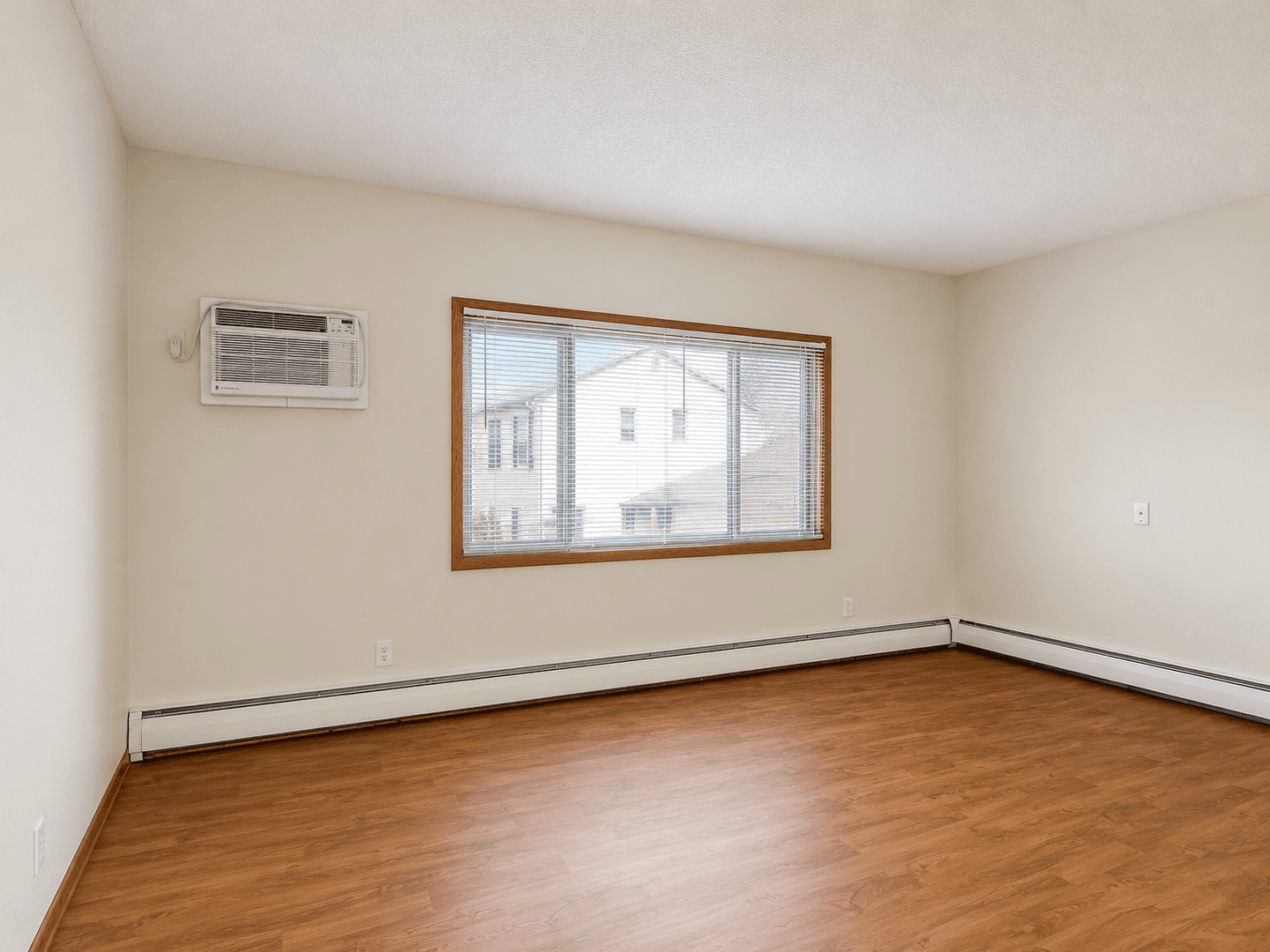 Minneapolis Apartment: 3100 Bloomington Ave South
