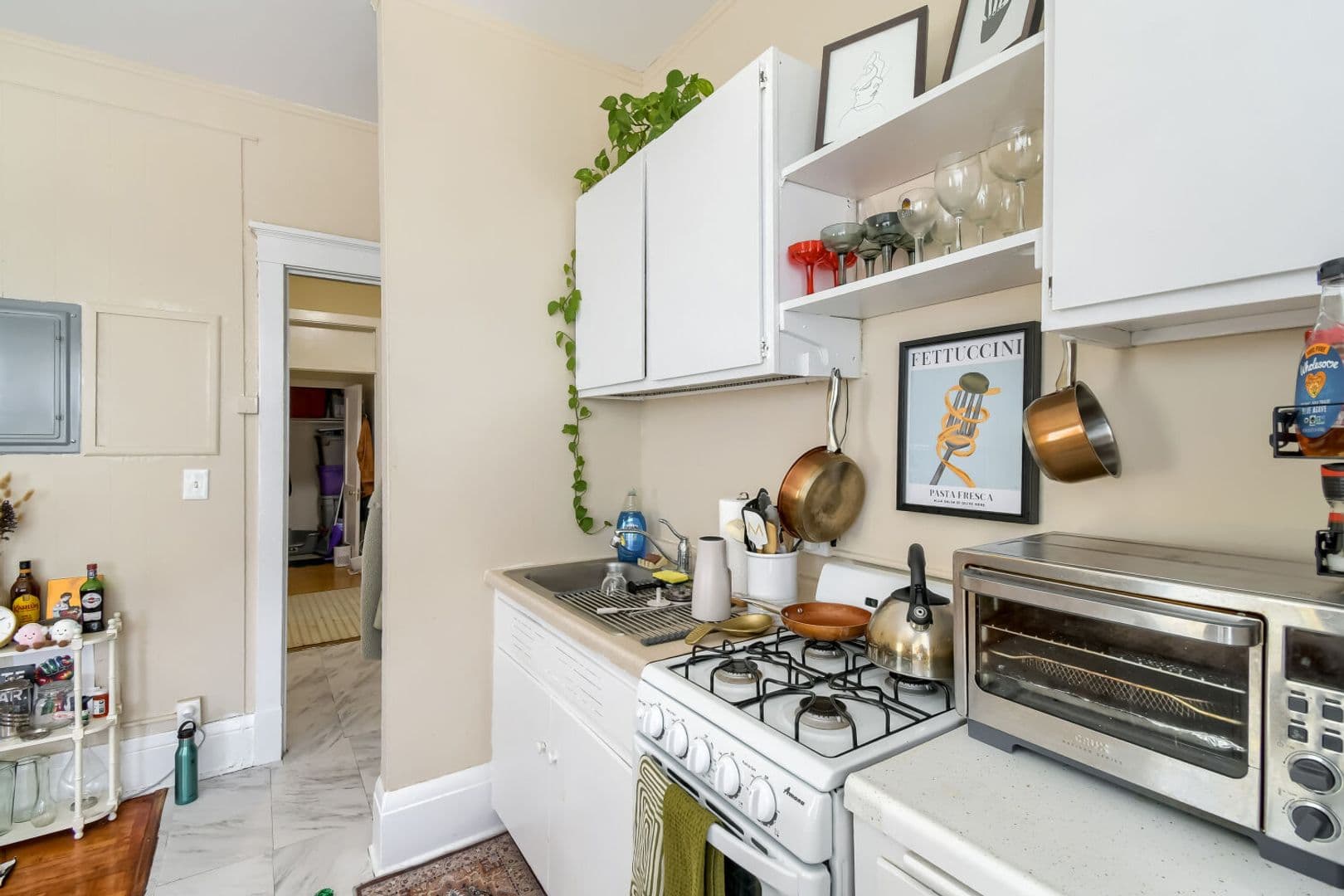 Minneapolis Apartment: 2609 Hennepin Ave