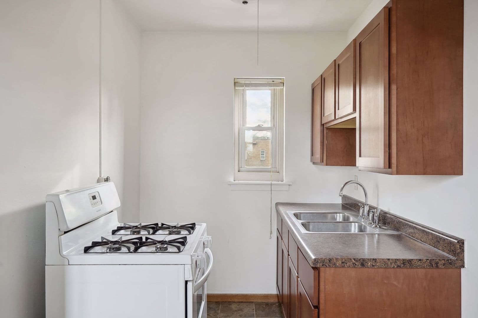 St. Paul Apartment: 483 West Lynnhurst Ave - Unit 18
