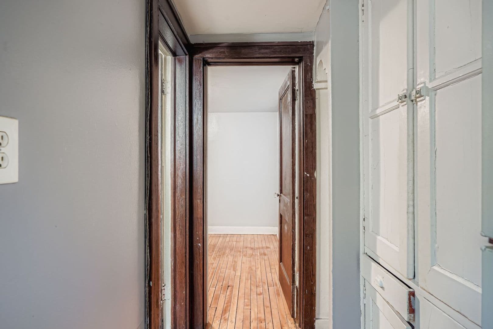 St. Paul Apartment: 711 Grand Avenue
