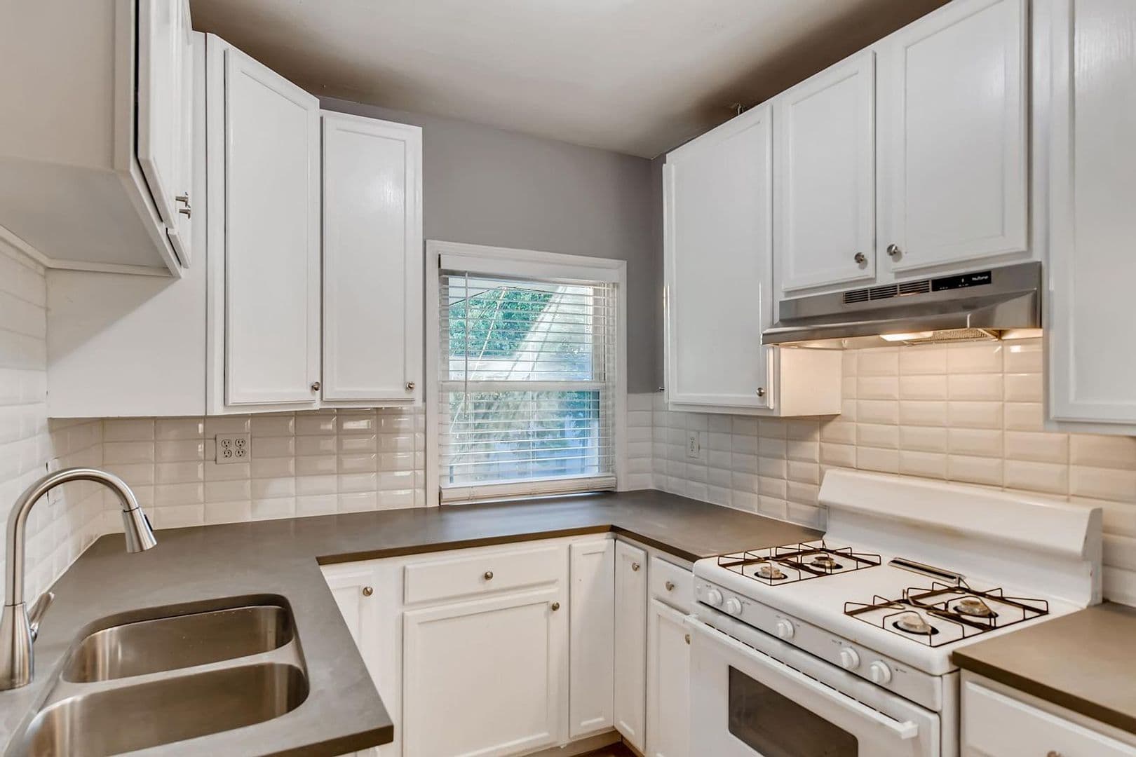 Minneapolis Apartment: 3044 Pleasant Ave S