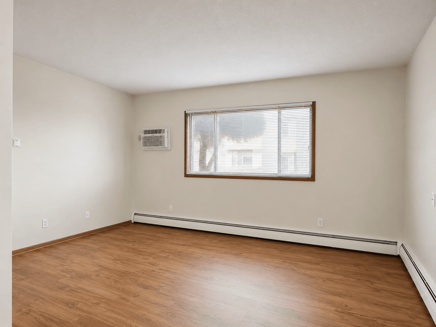 Minneapolis Apartment: 3100 Bloomington Ave South