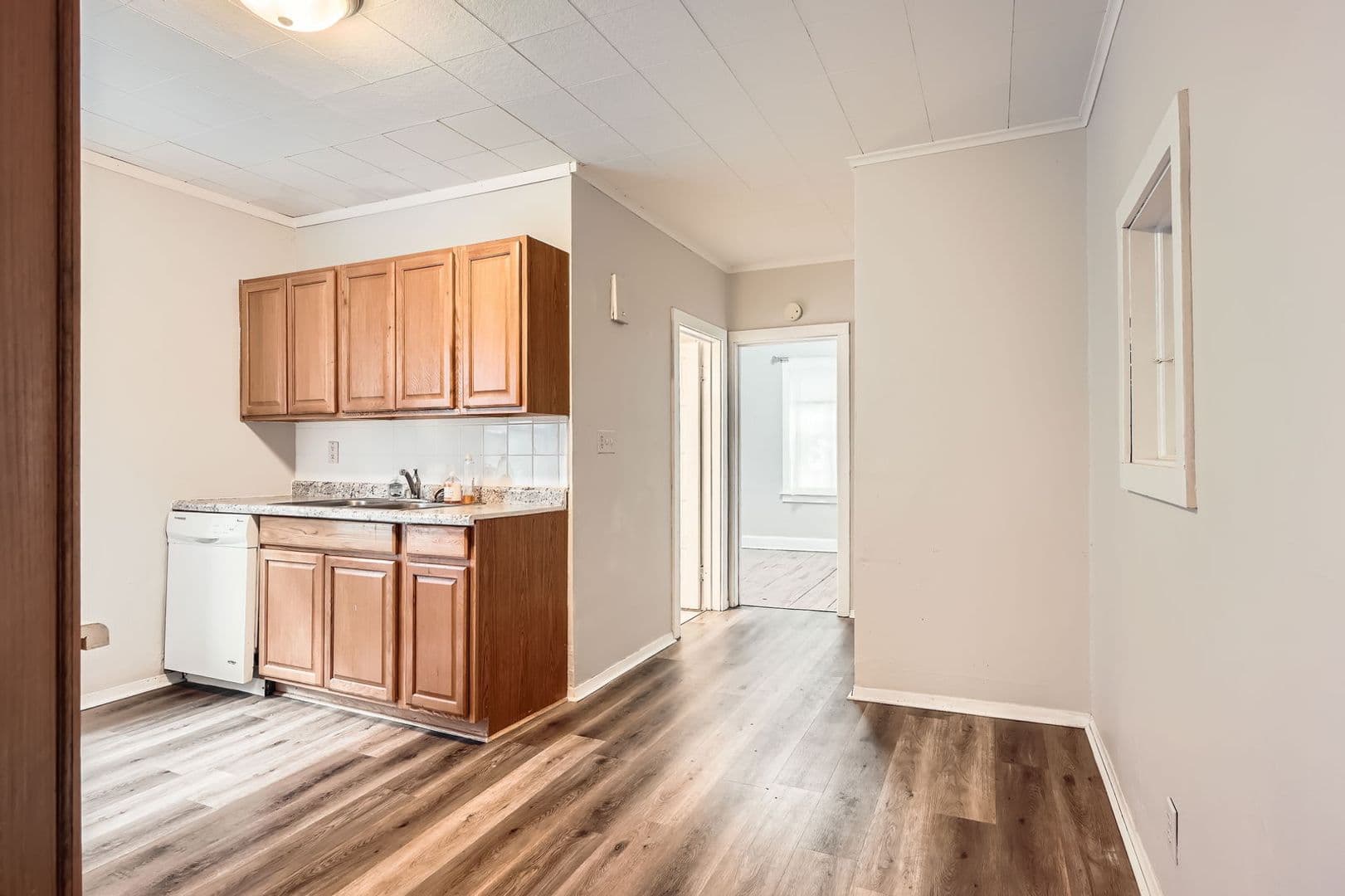 St. Paul Apartment: 1716 Grand Avenue