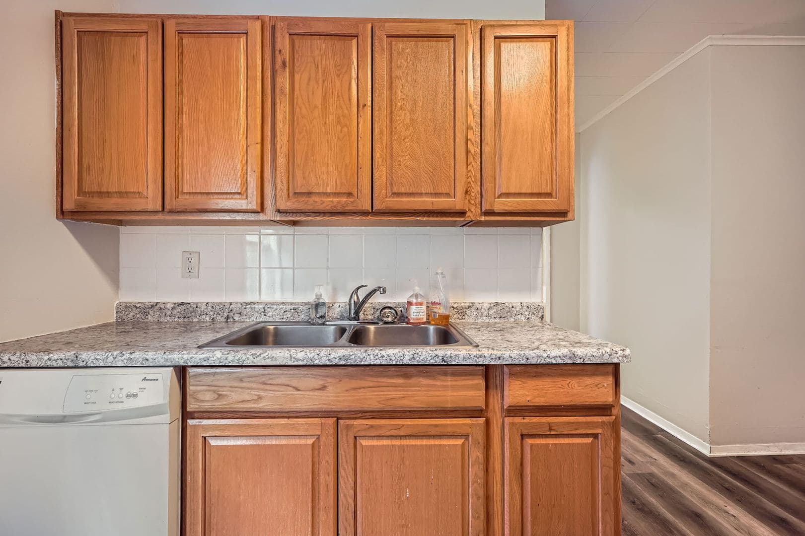 St. Paul Apartment: 1716 Grand Avenue