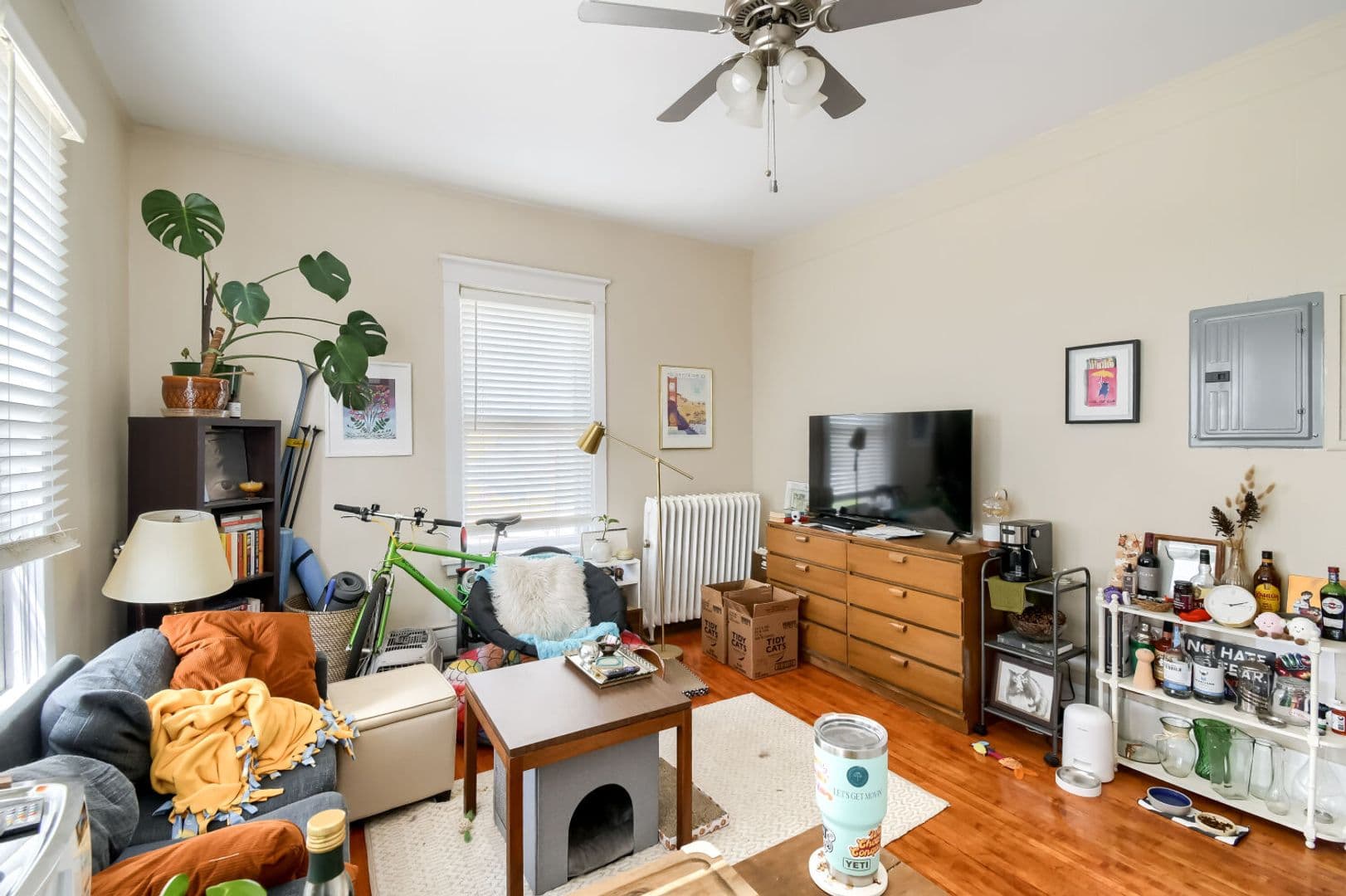 Minneapolis Apartment: 2609 Hennepin Ave