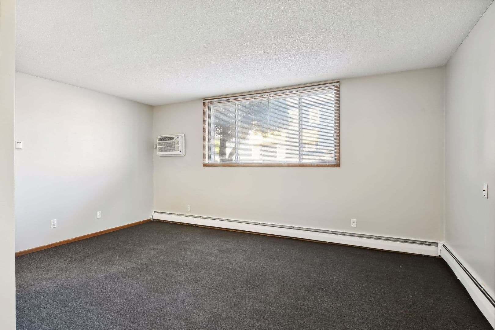 Minneapolis Apartment: 3100 Bloomington Ave South