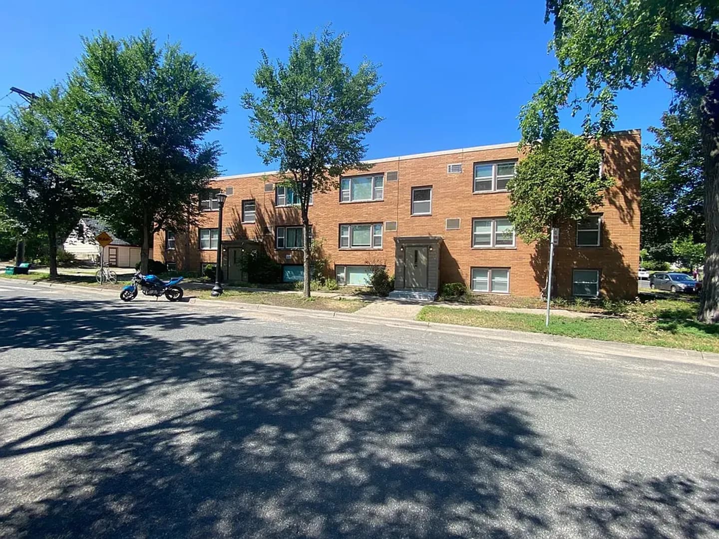 Minneapolis Apartment: 900 West 25th Street