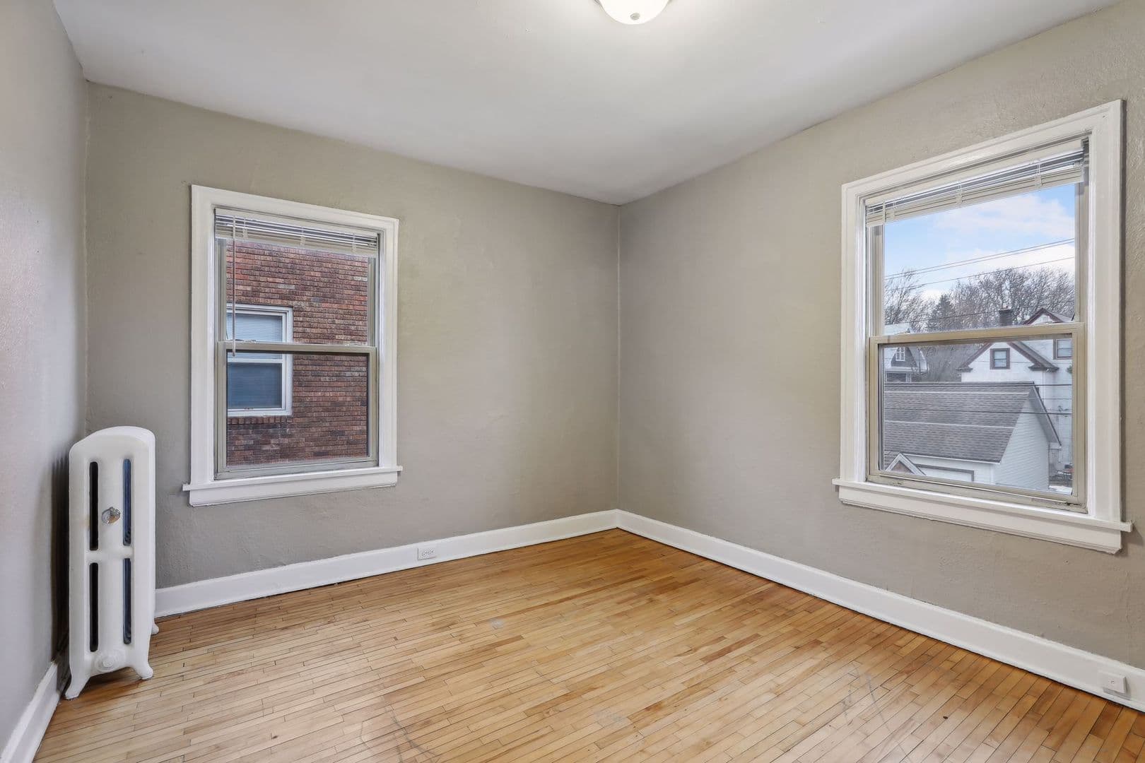 St. Paul Apartment: 1708 Grand Avenue