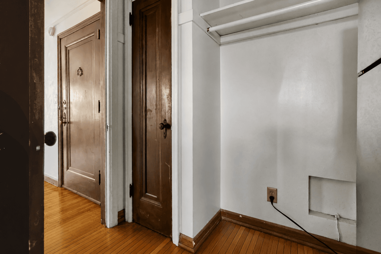 St Paul Apartment: 960 Goodrich Ave