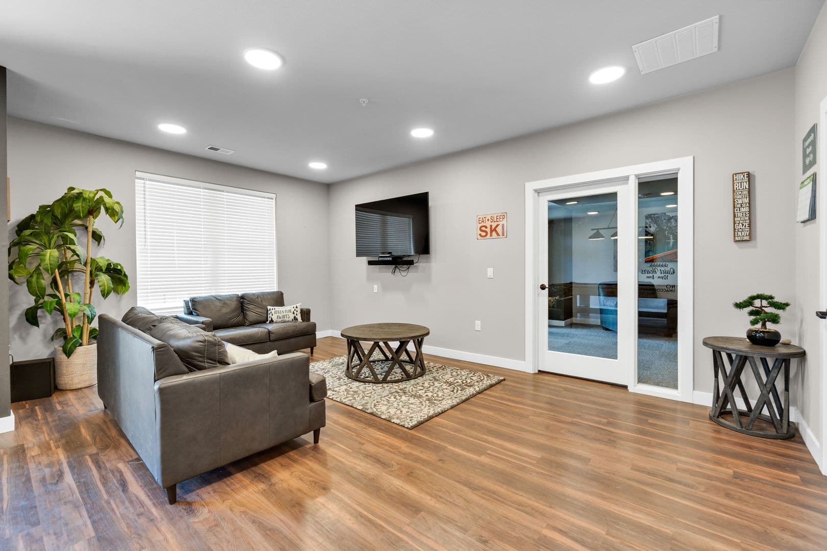 Stoughton Apartment: 1601 Hoel Ave