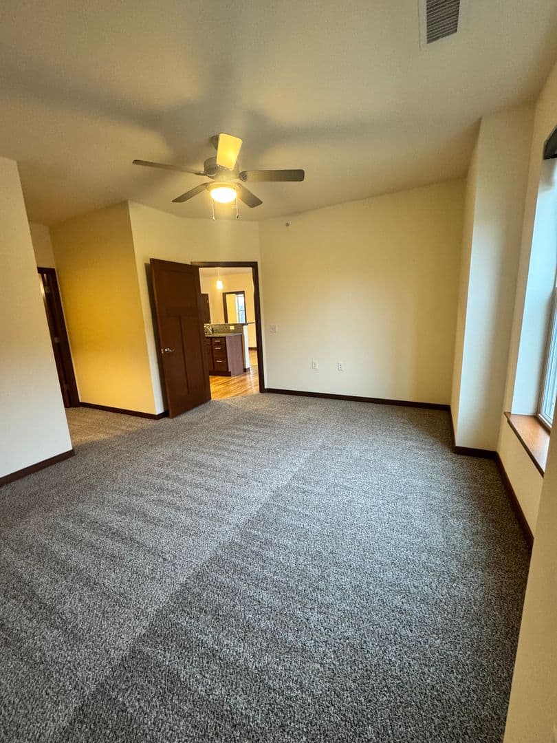McFarland Apartment: 4604 Siggelkow Rd.