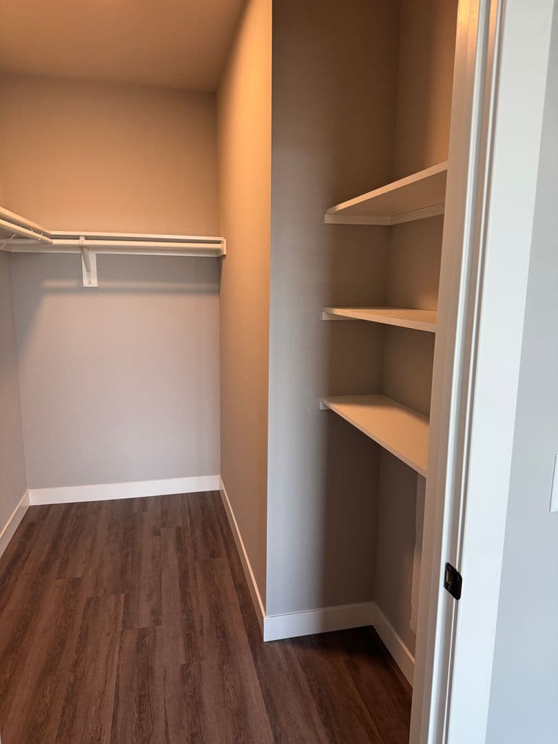 Oregon Apartment: 100 Peterson Trail