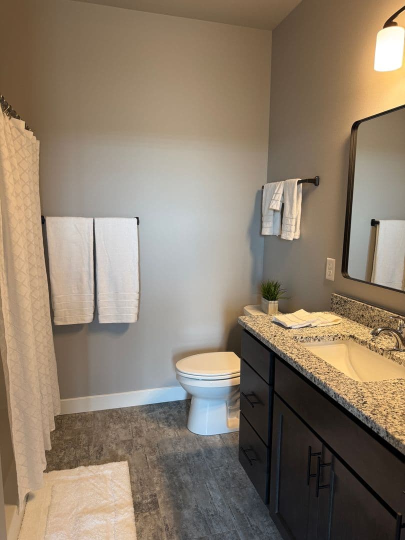 Oregon Apartment: 100 Peterson Trail