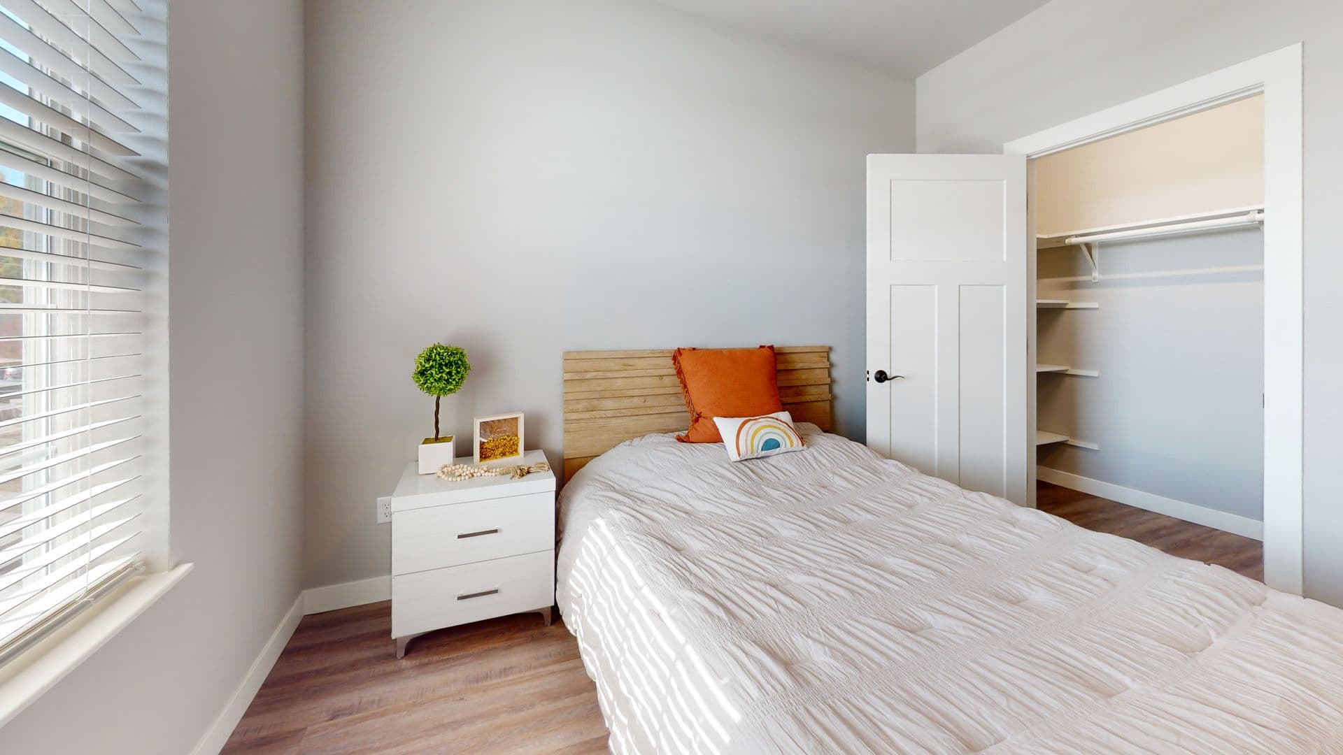 Deerfield Apartment: 610 Autumn Wood Parkway