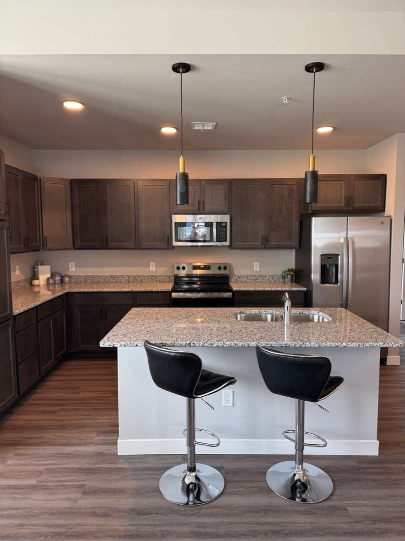 Oregon Apartment: 100 Peterson Trail